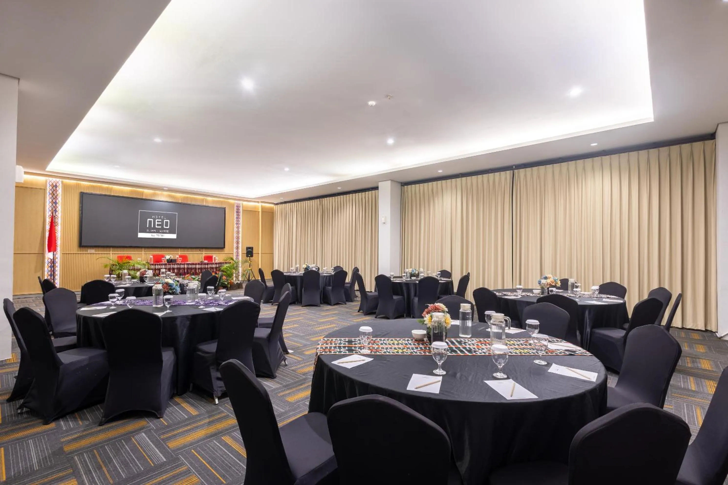 Meeting/conference room in Neo Eltari Kupang by ASTON