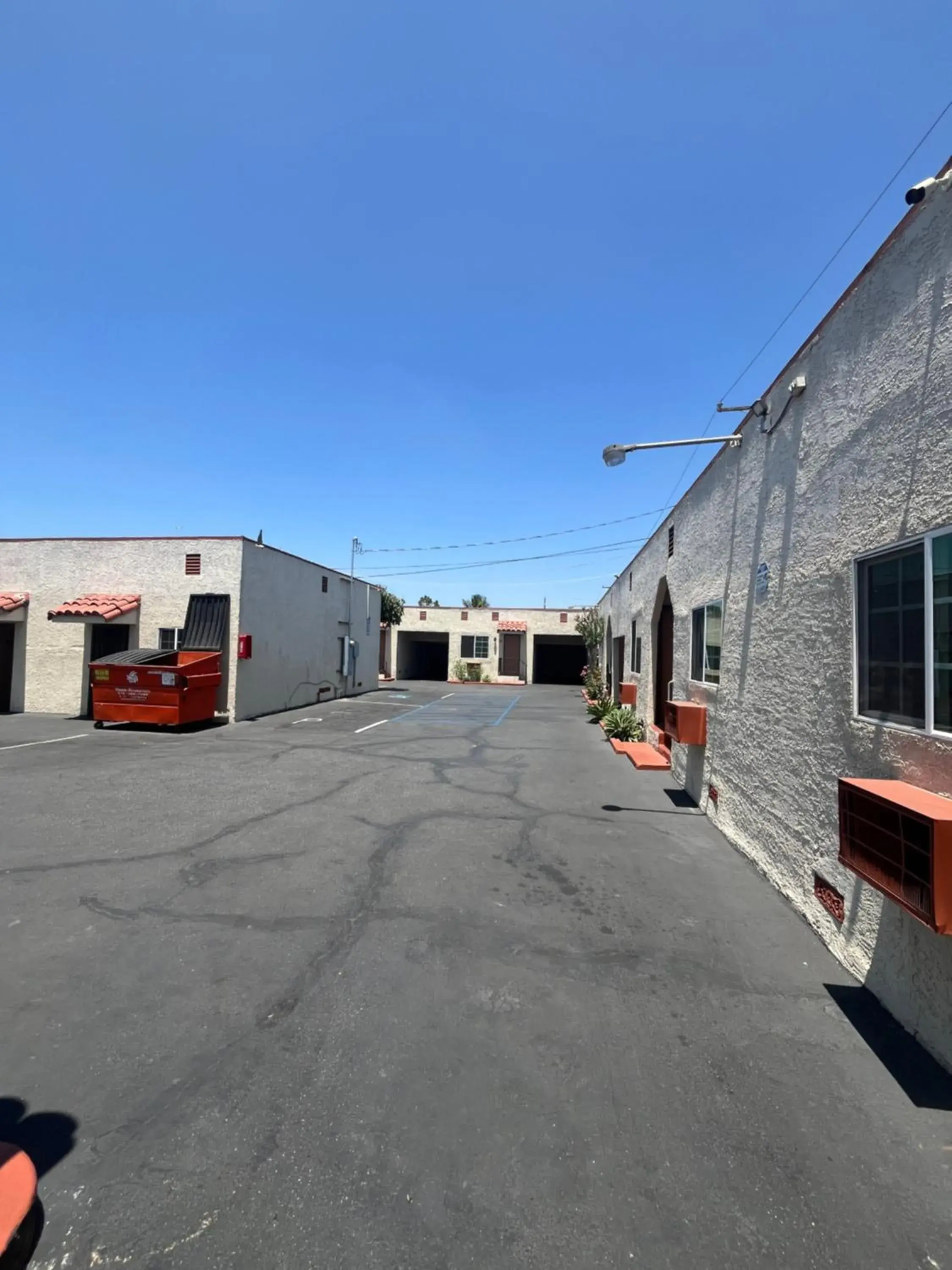 Parking in World Motel Parking in World Motel