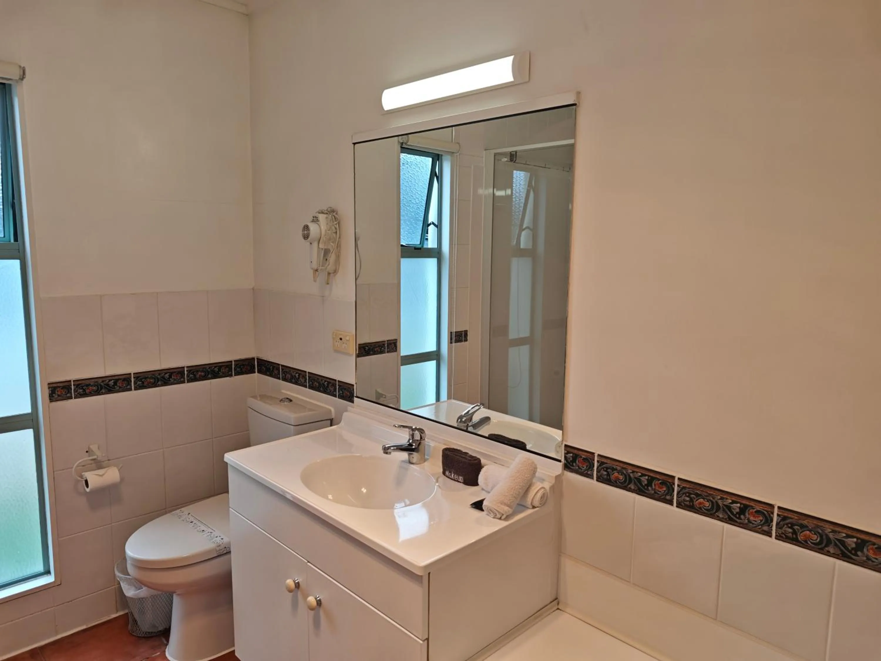 Bathroom in Great Lake Motel Taupo