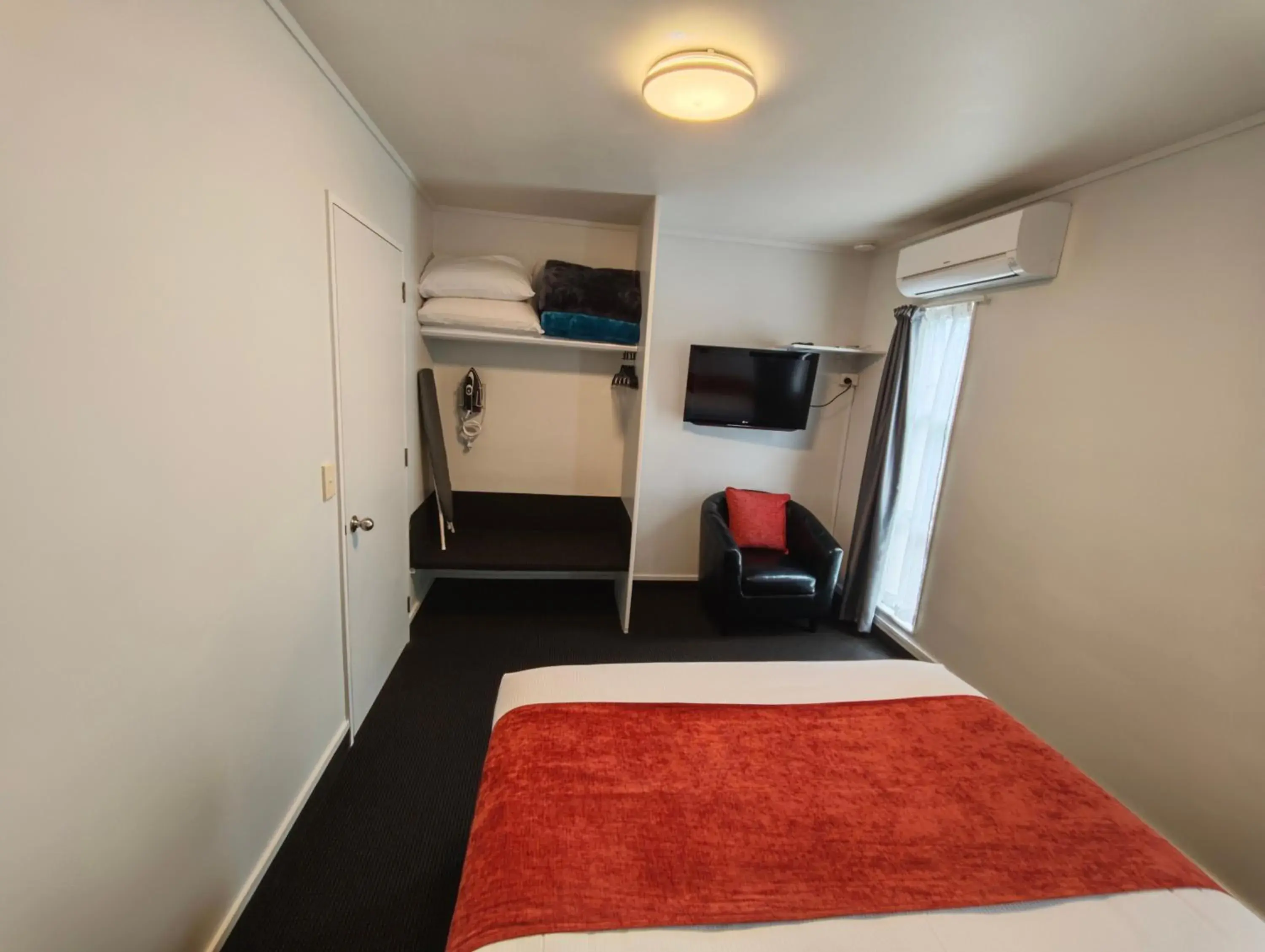 Double Room with Private Bathroom in Great Lake Motel Taupo Double Room with Private Bathroom in Great Lake Motel Taupo