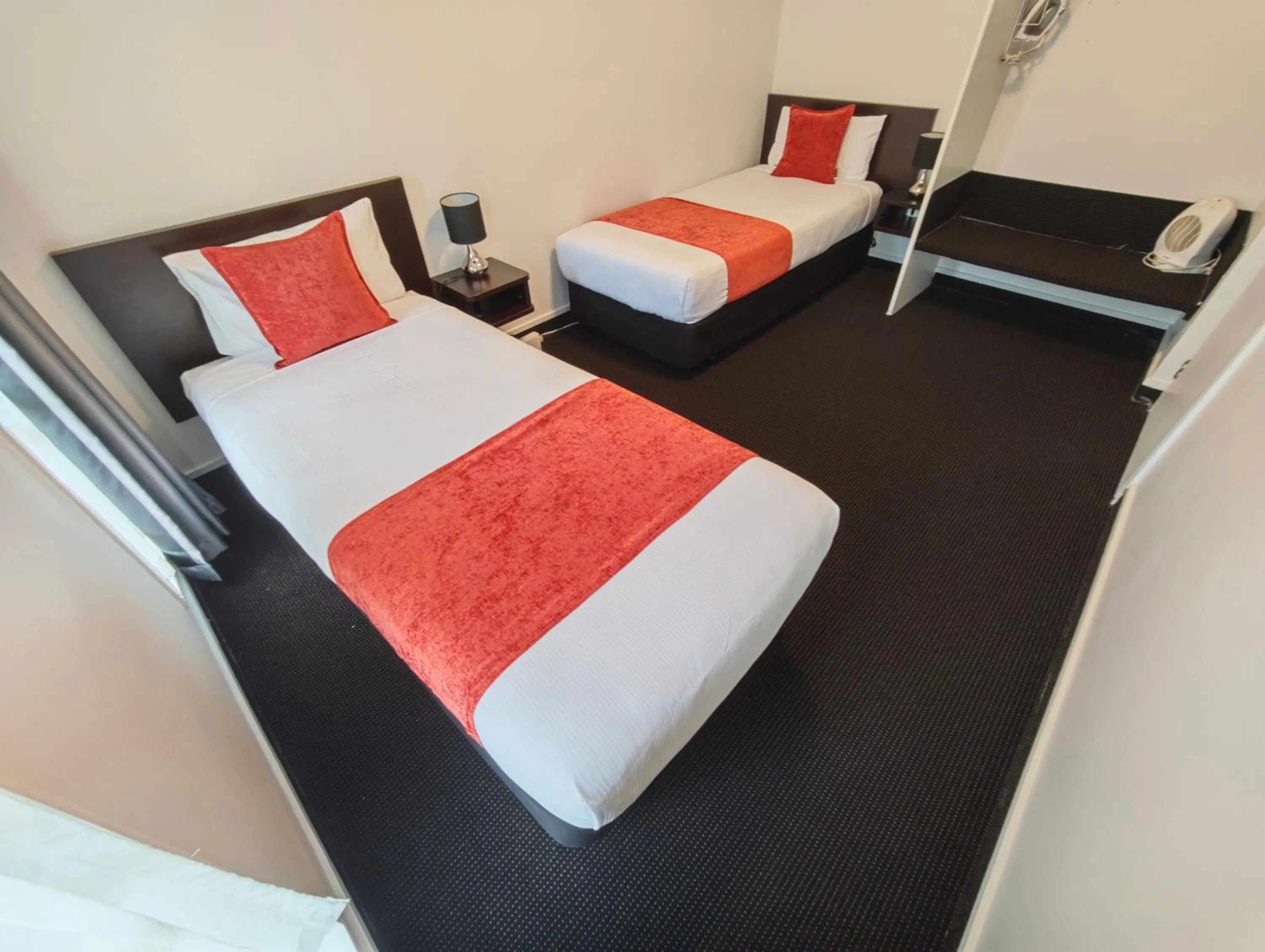 Bedroom, Bed in Great Lake Motel Taupo