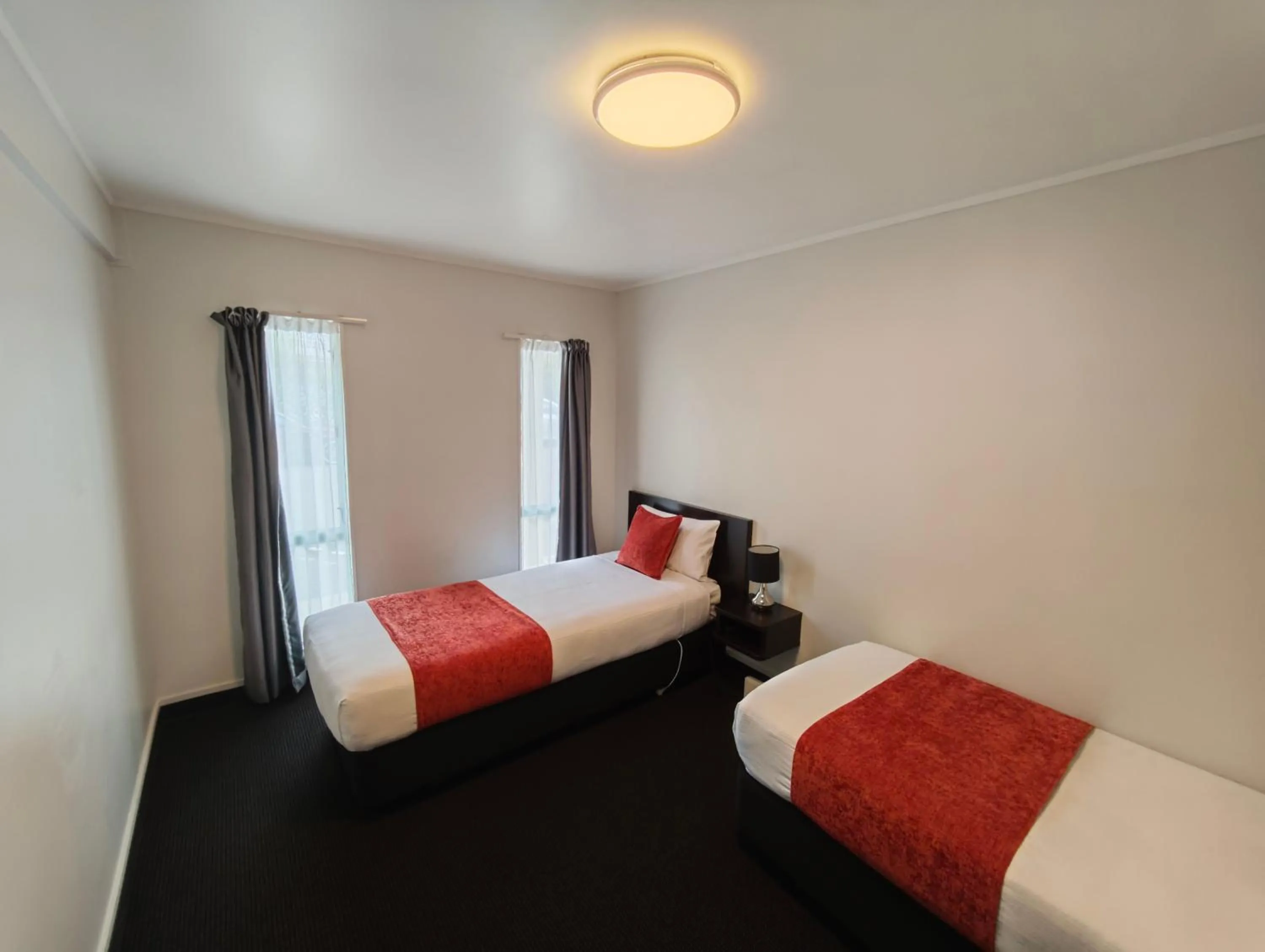 Bedroom, Bed in Great Lake Motel Taupo