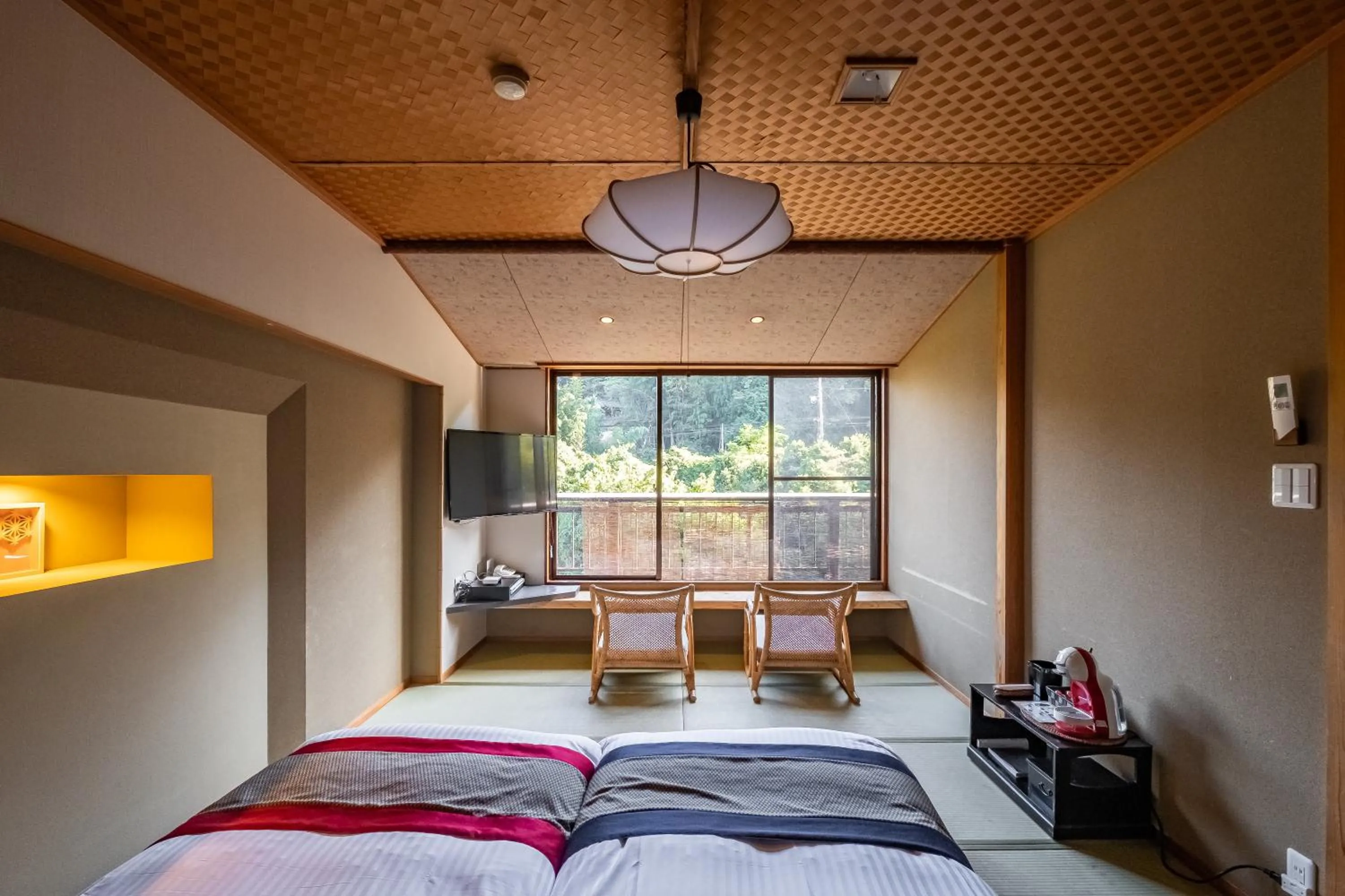 Photo of the whole room, Bed in Hakuunsou