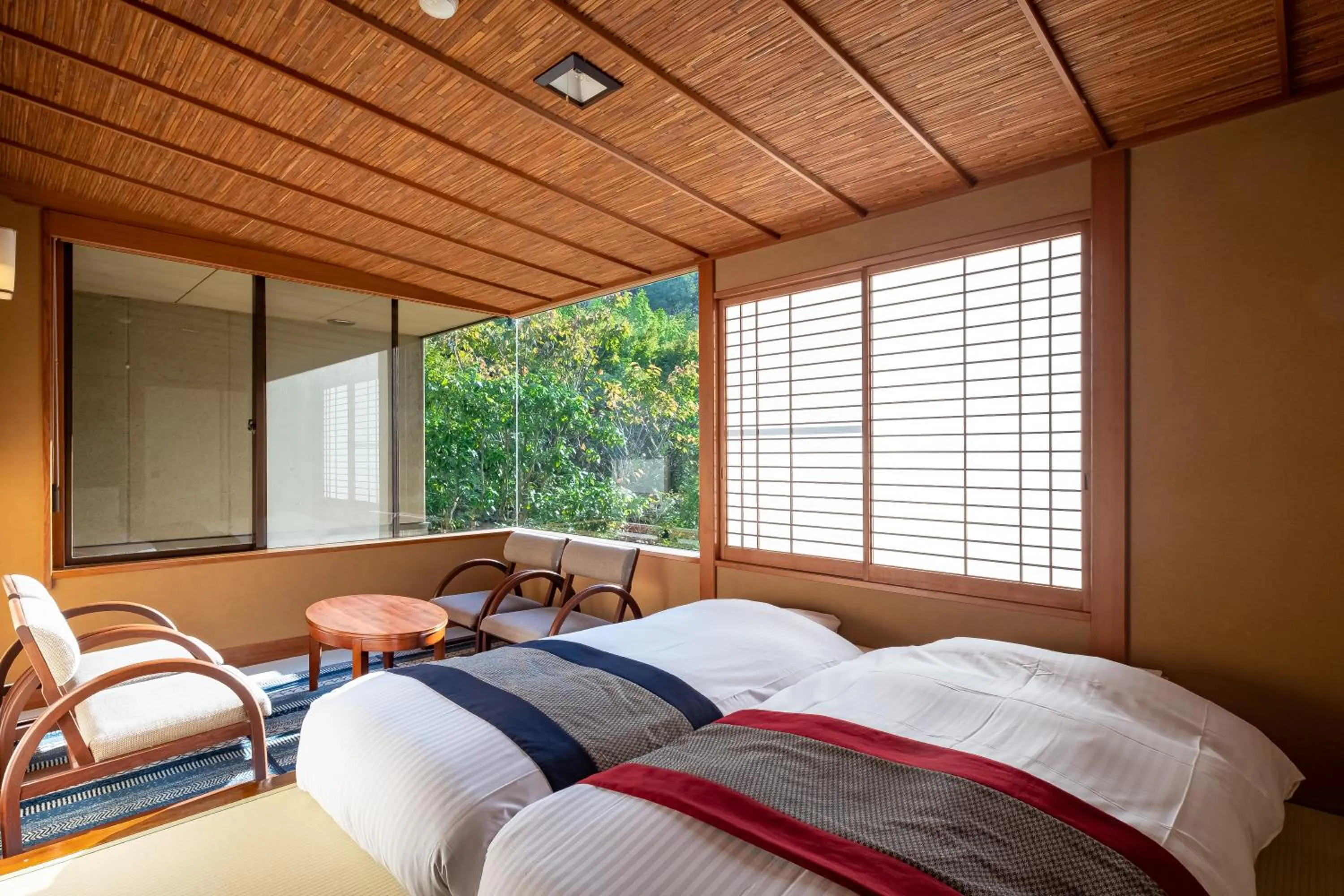 Photo of the whole room, Bed in Hakuunsou