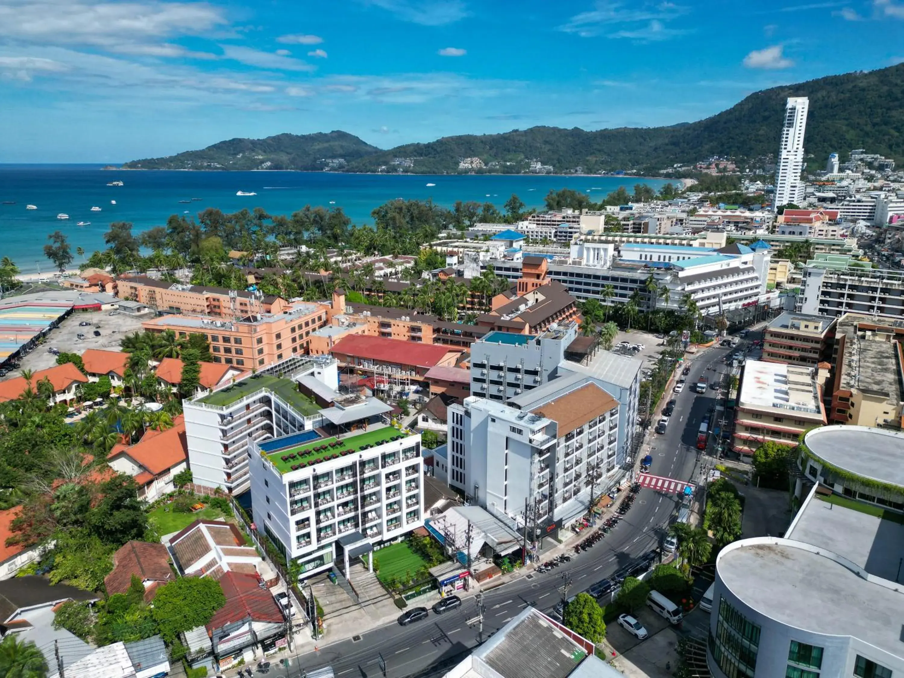 Property building in Paripas Patong Resort Property building in Paripas Patong Resort