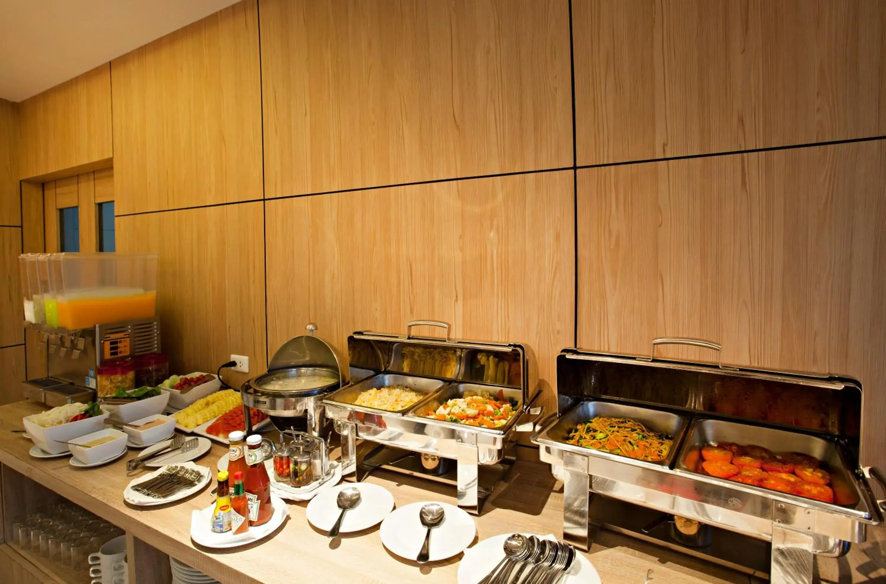 Restaurant/places to eat in Paripas Patong Resort Restaurant/places to eat in Paripas Patong Resort