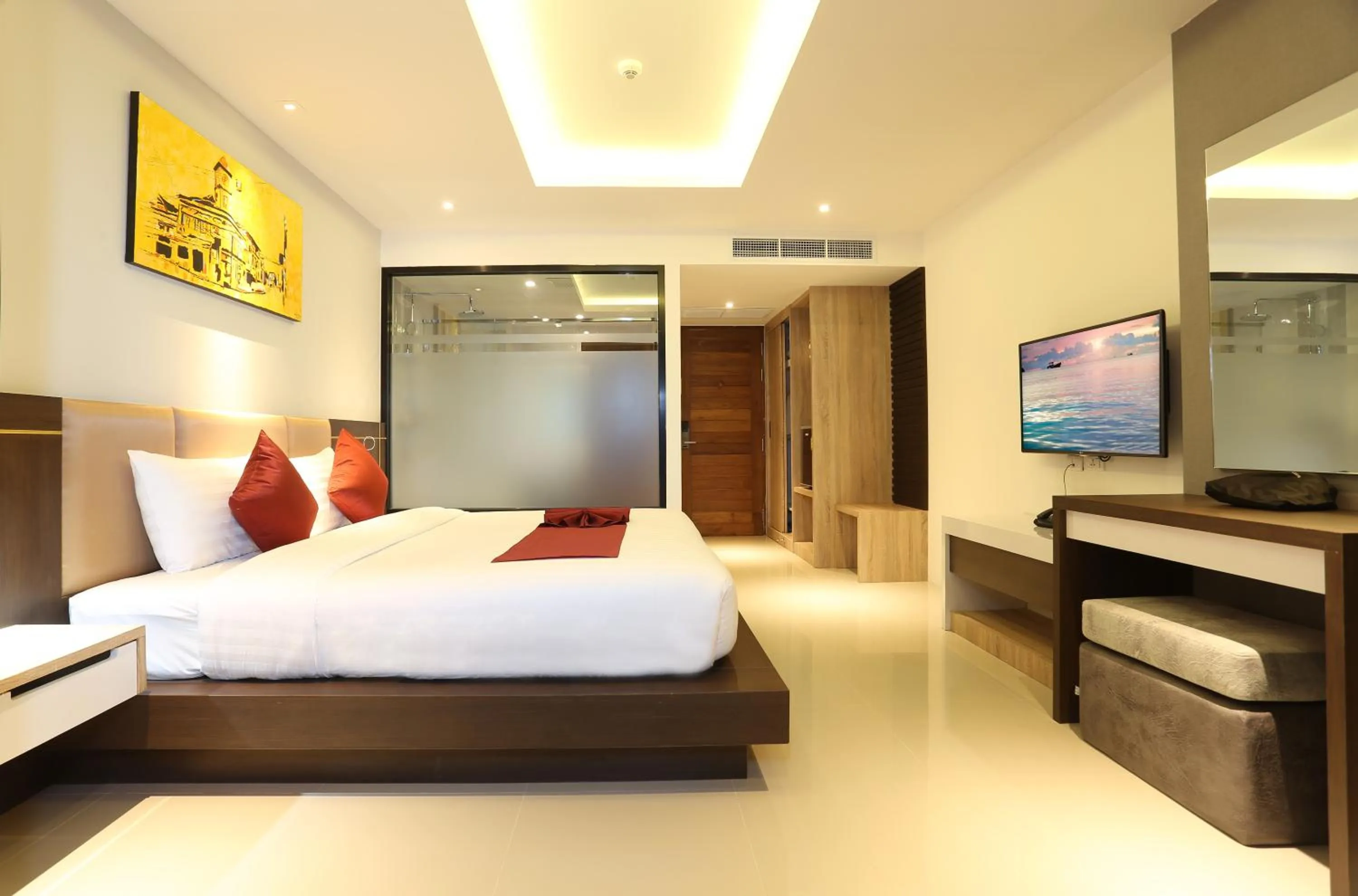Photo of the whole room, Bed in Paripas Patong Resort