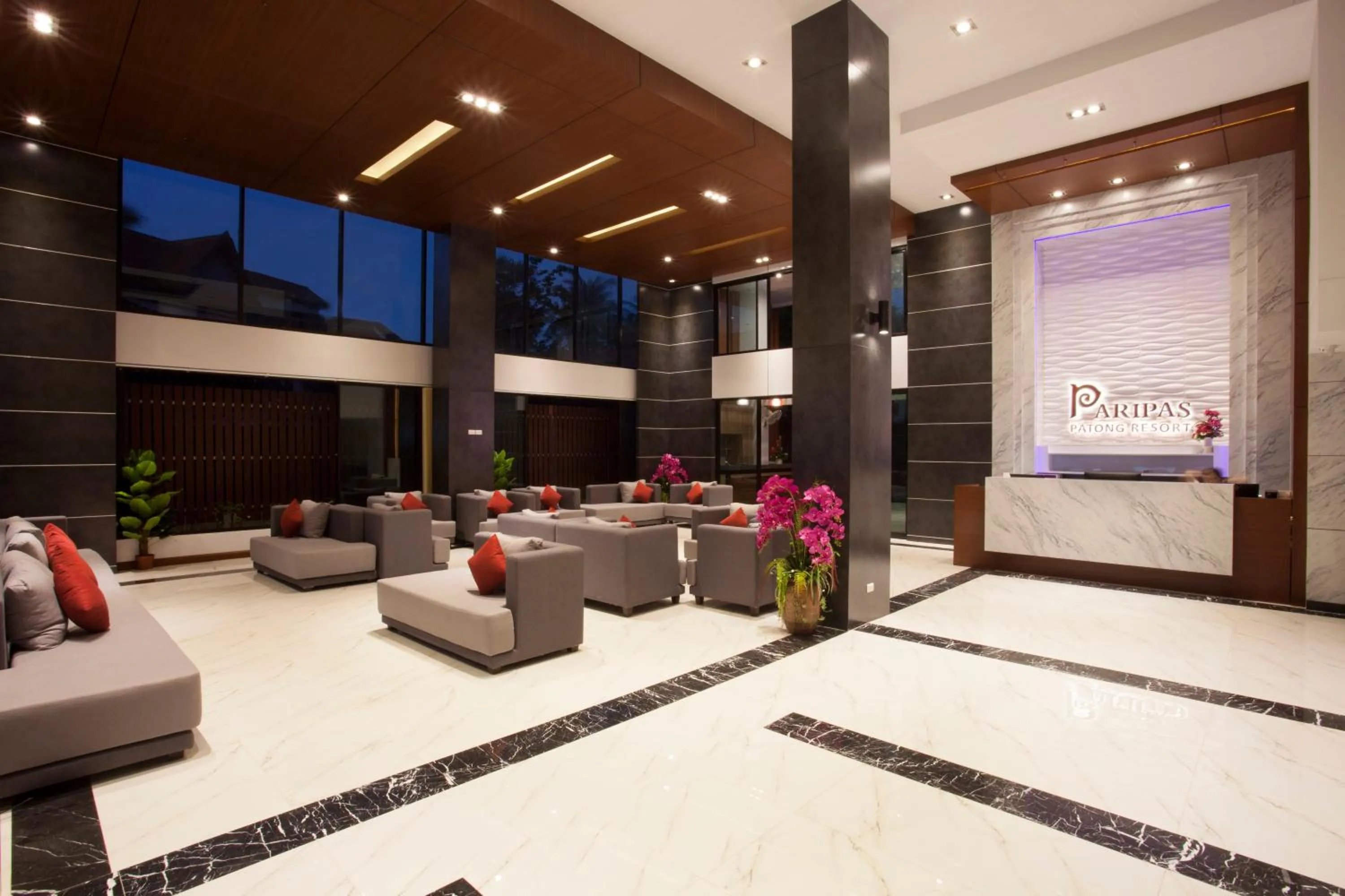 Lobby or reception in Paripas Patong Resort