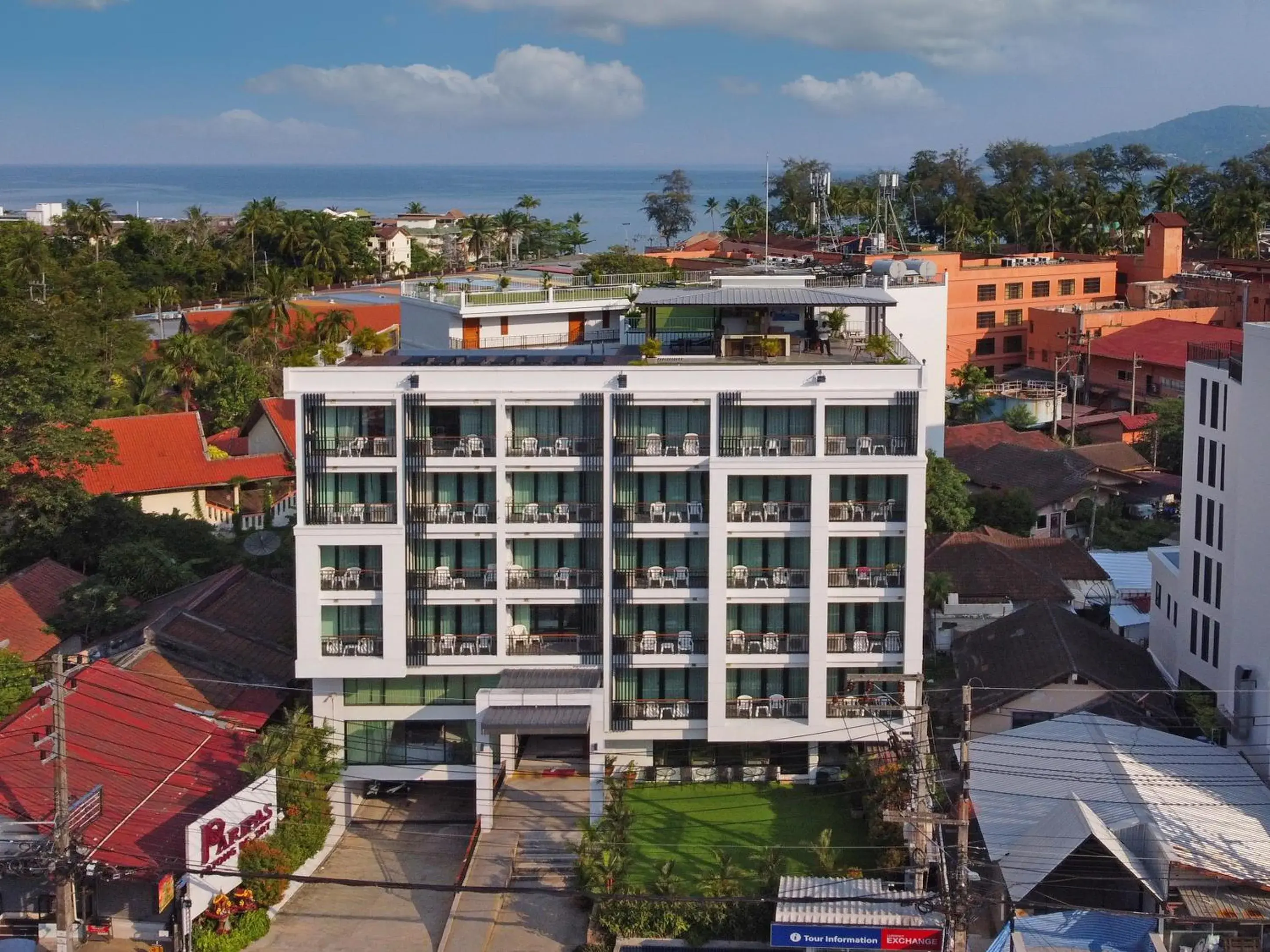 Property building in Paripas Patong Resort Property building in Paripas Patong Resort