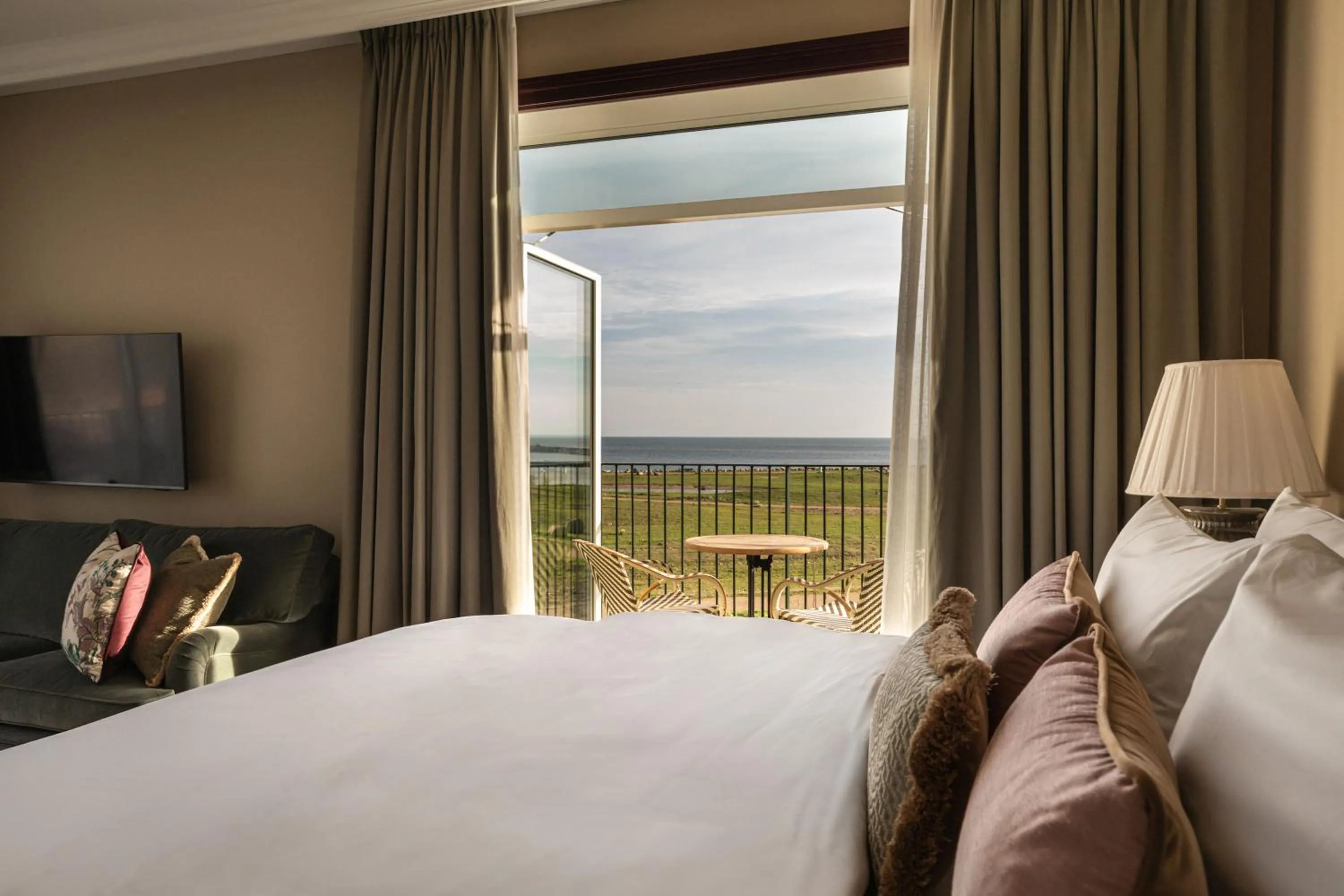 View (from property/room), Bed in Rox Resort