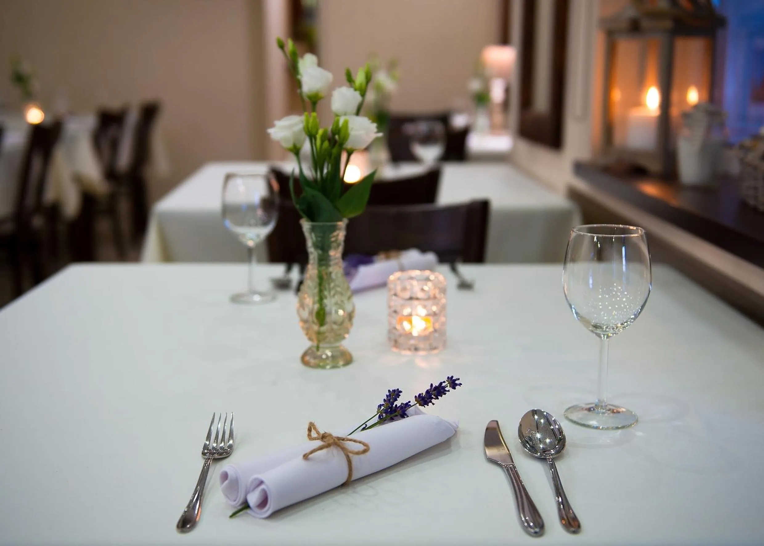 Restaurant/places to eat in Hotel Awo