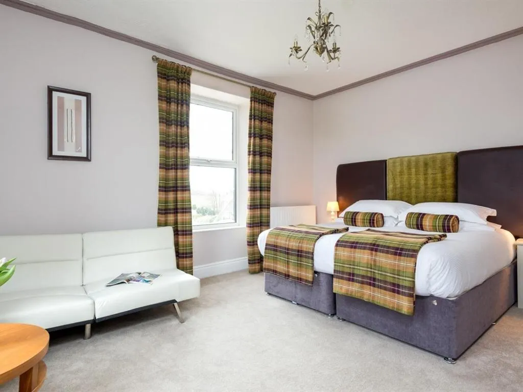 Bedroom in Parkside Hotel