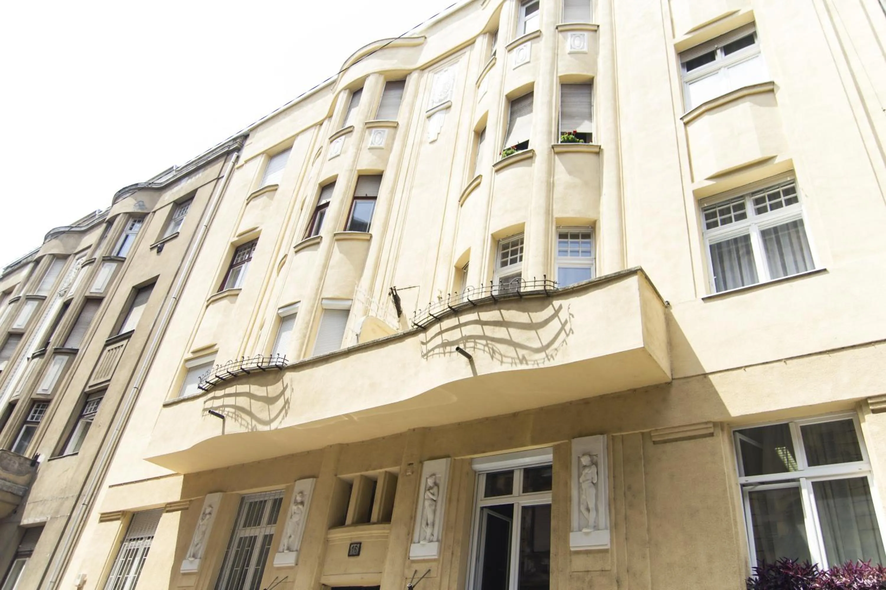 Facade/entrance in Real Apartments Lovag
