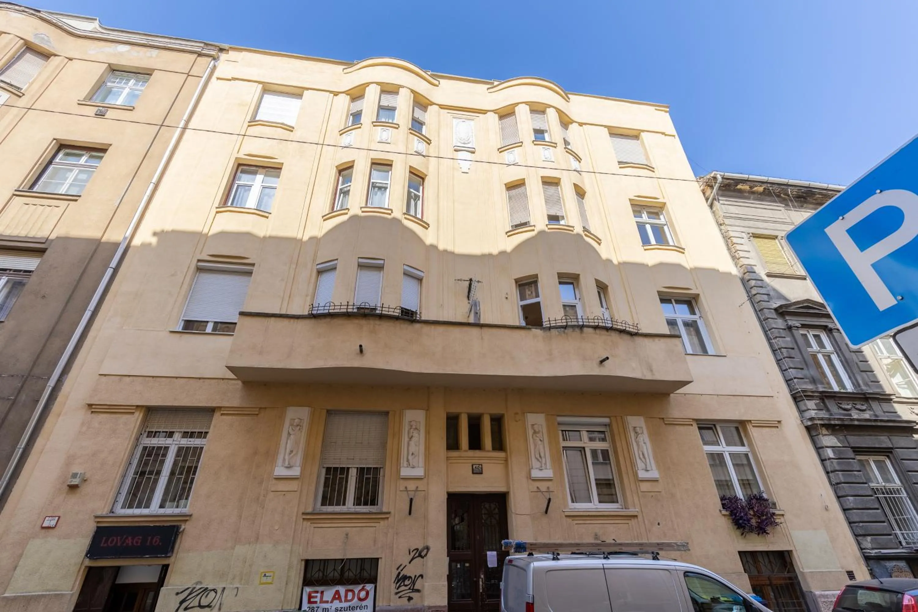 Real Apartments Lovag