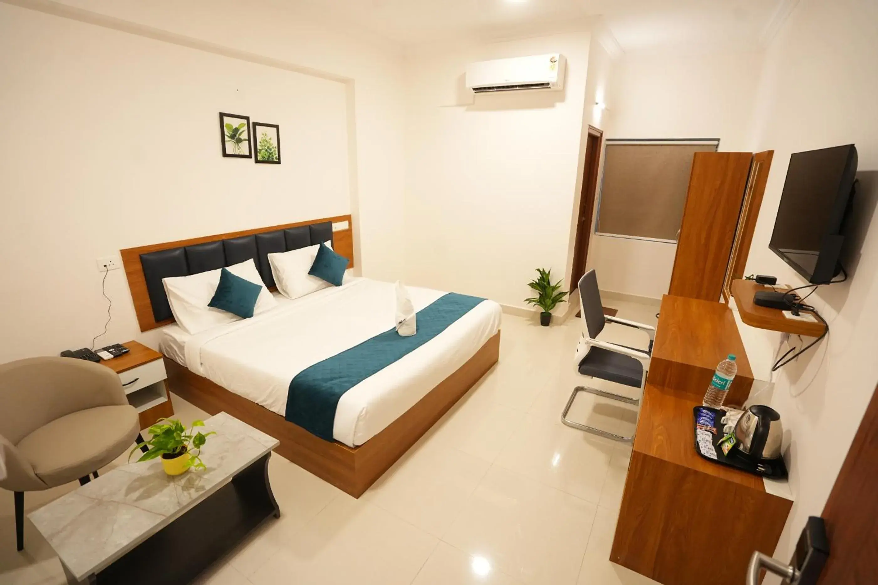 Photo of the whole room, Bed in Elite Hotel HITECH Photo of the whole room, Bed in Elite Hotel HITECH