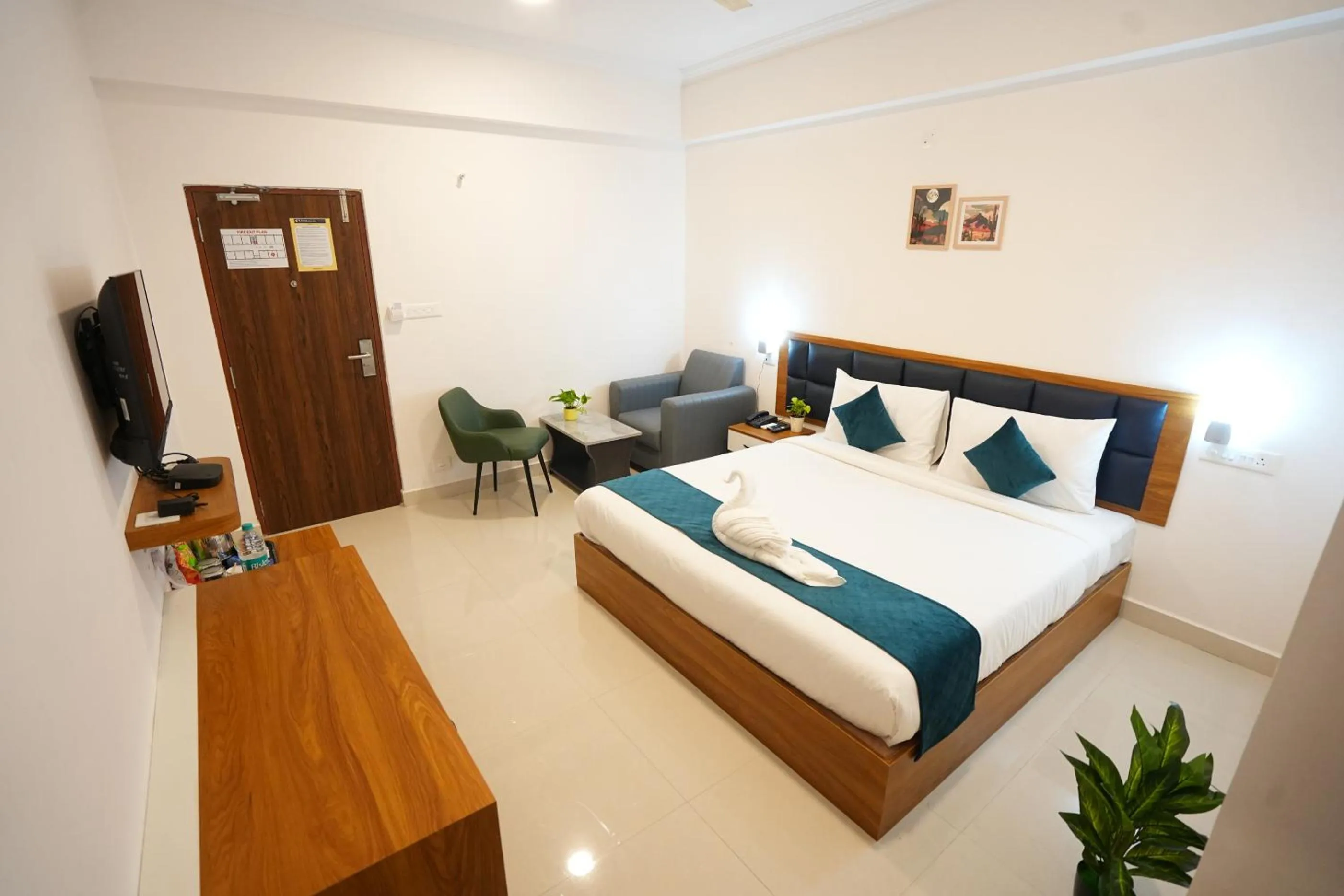 Photo of the whole room, Bed in Elite Hotel HITECH