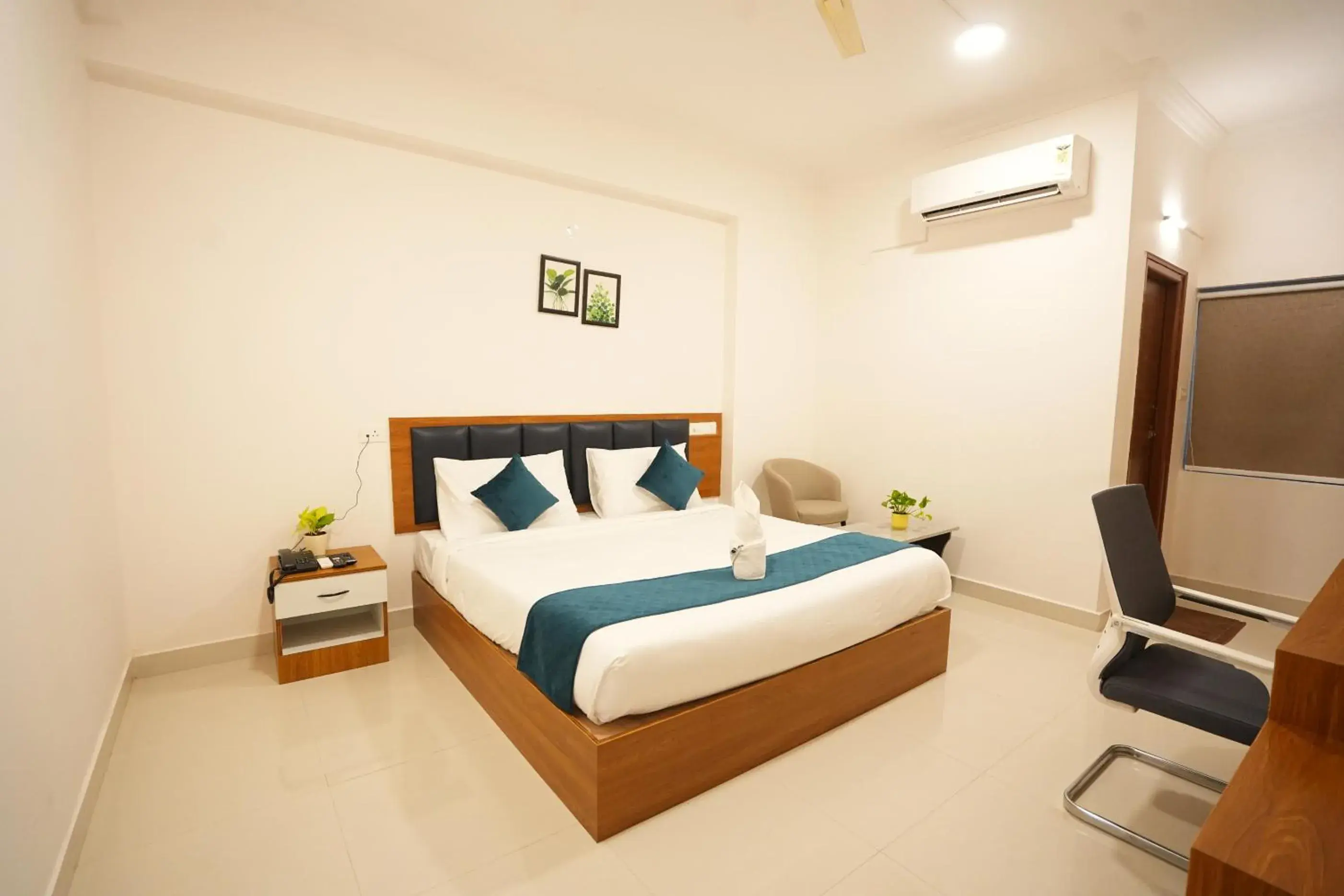 Bedroom, Bed in Elite Hotel HITECH Bedroom, Bed in Elite Hotel HITECH