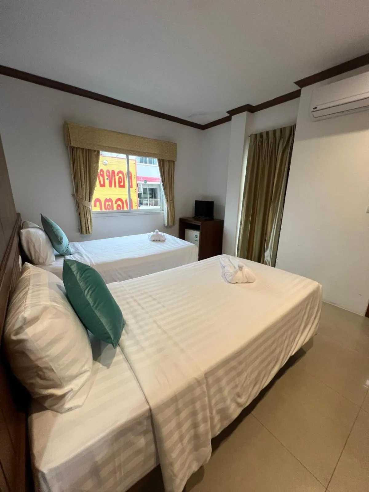 Bed in SK Residence And Restaurant Patong