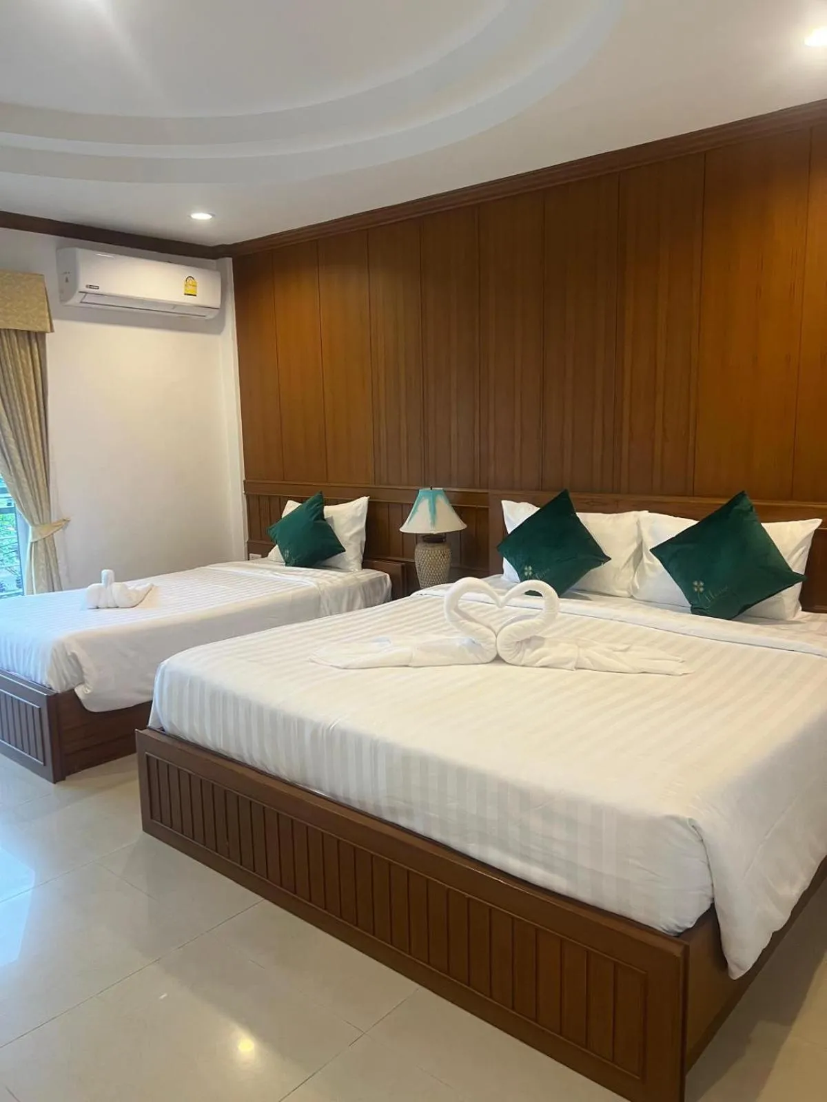 Bed in SK Residence And Restaurant Patong