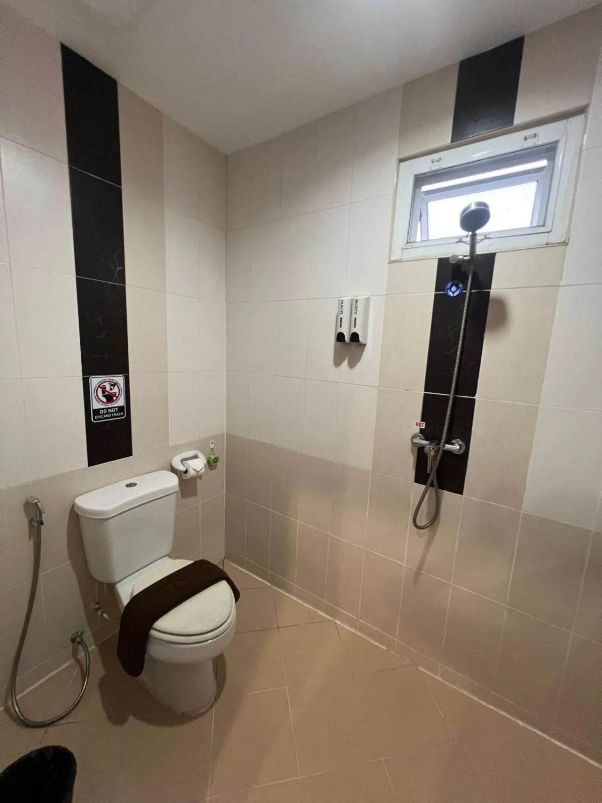 Bathroom in SK Residence And Restaurant Patong