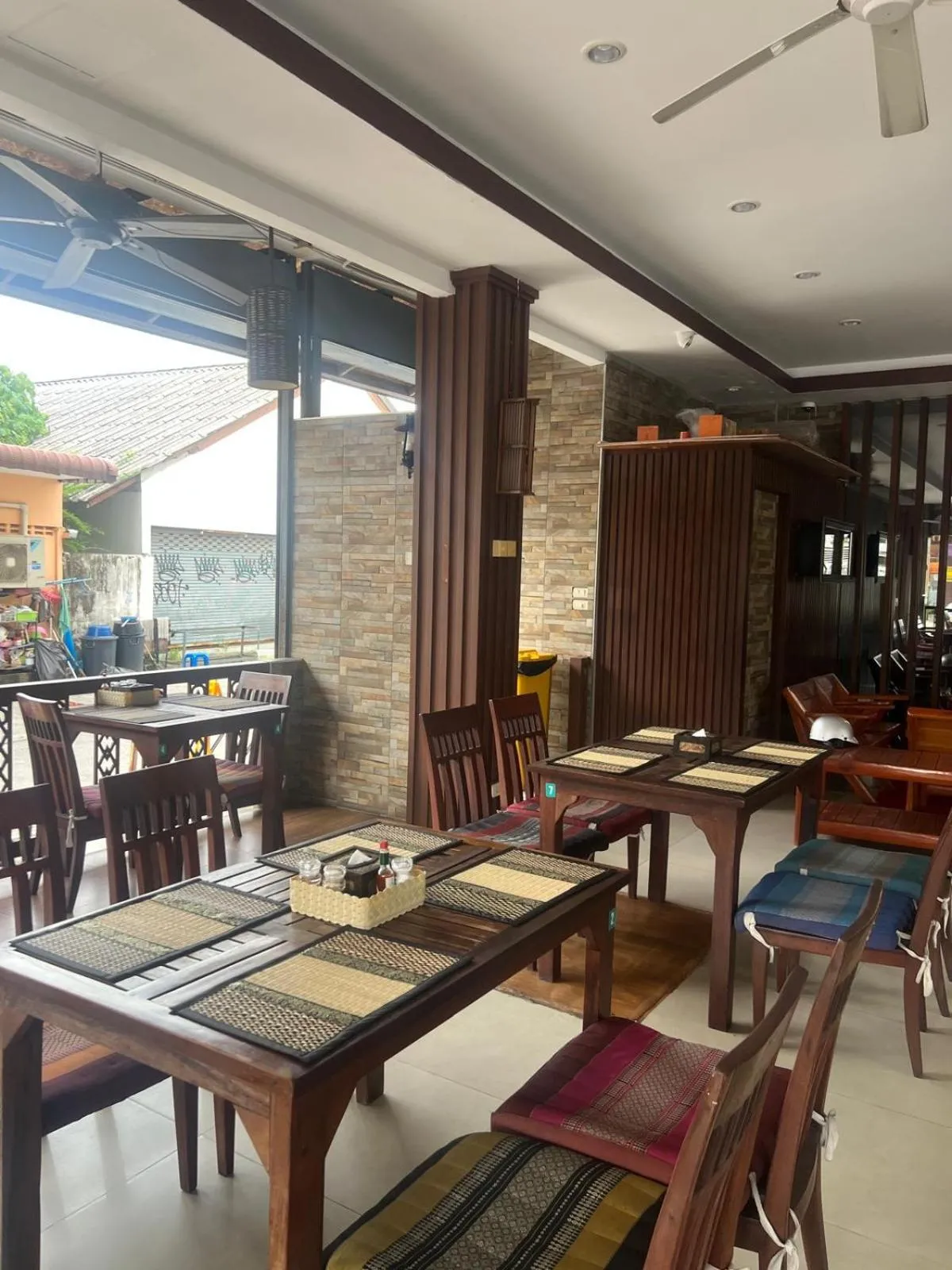 Restaurant/places to eat in SK Residence And Restaurant Patong