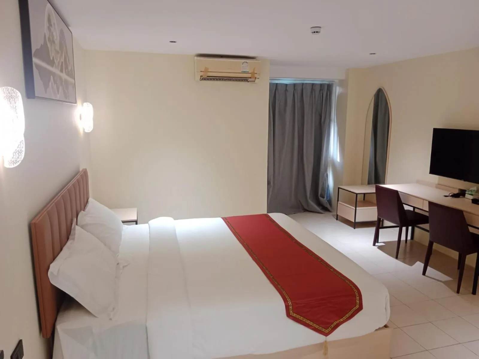 Photo of the whole room, Bed in Hotel Soni Mansion Pratunam