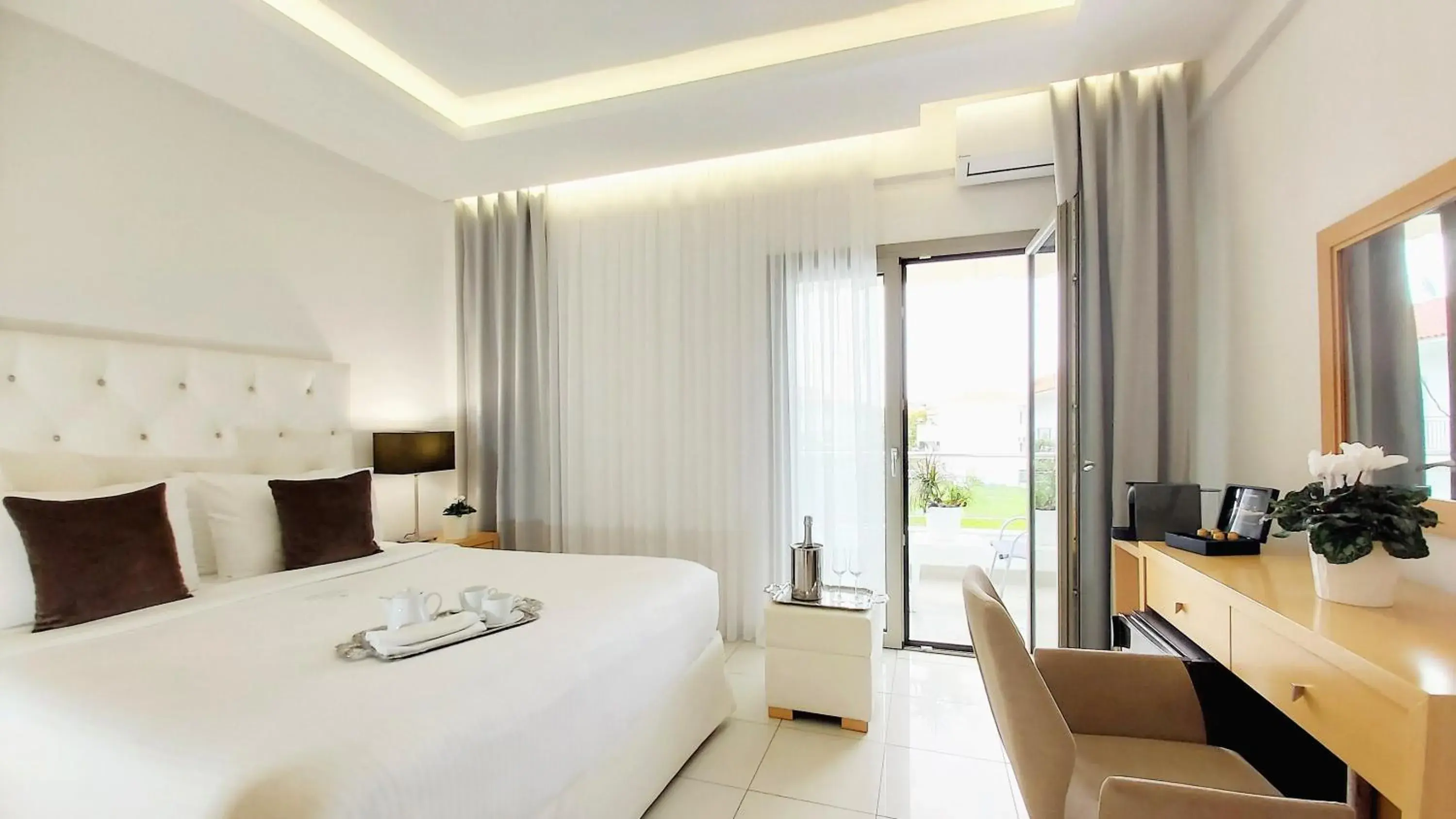 Photo of the whole room, Bed in Akrogiali Exclusive Hotel (Adults Only) Photo of the whole room, Bed in Akrogiali Exclusive Hotel (Adults Only)