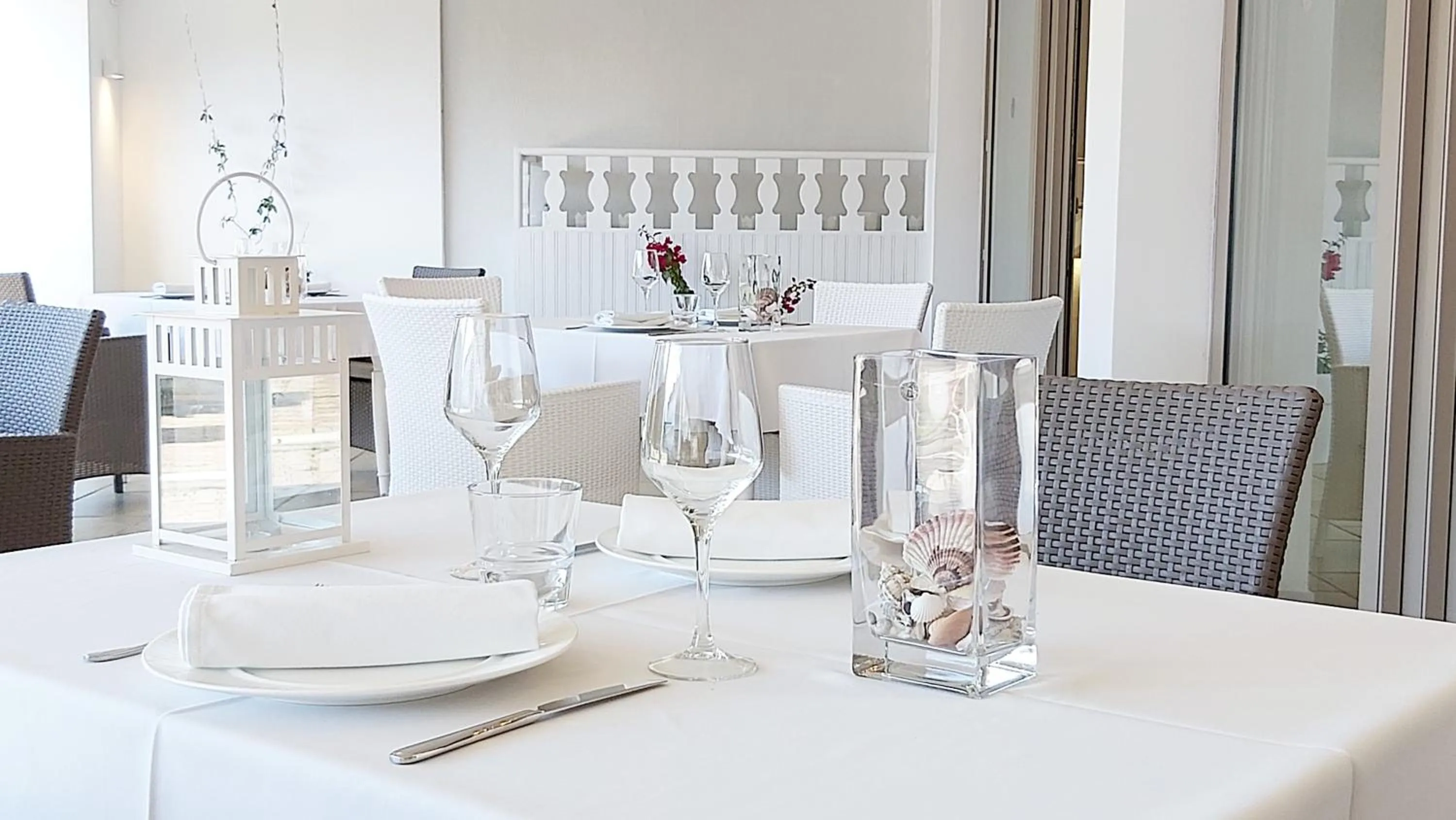 Restaurant/places to eat in Akrogiali Exclusive Hotel (Adults Only)