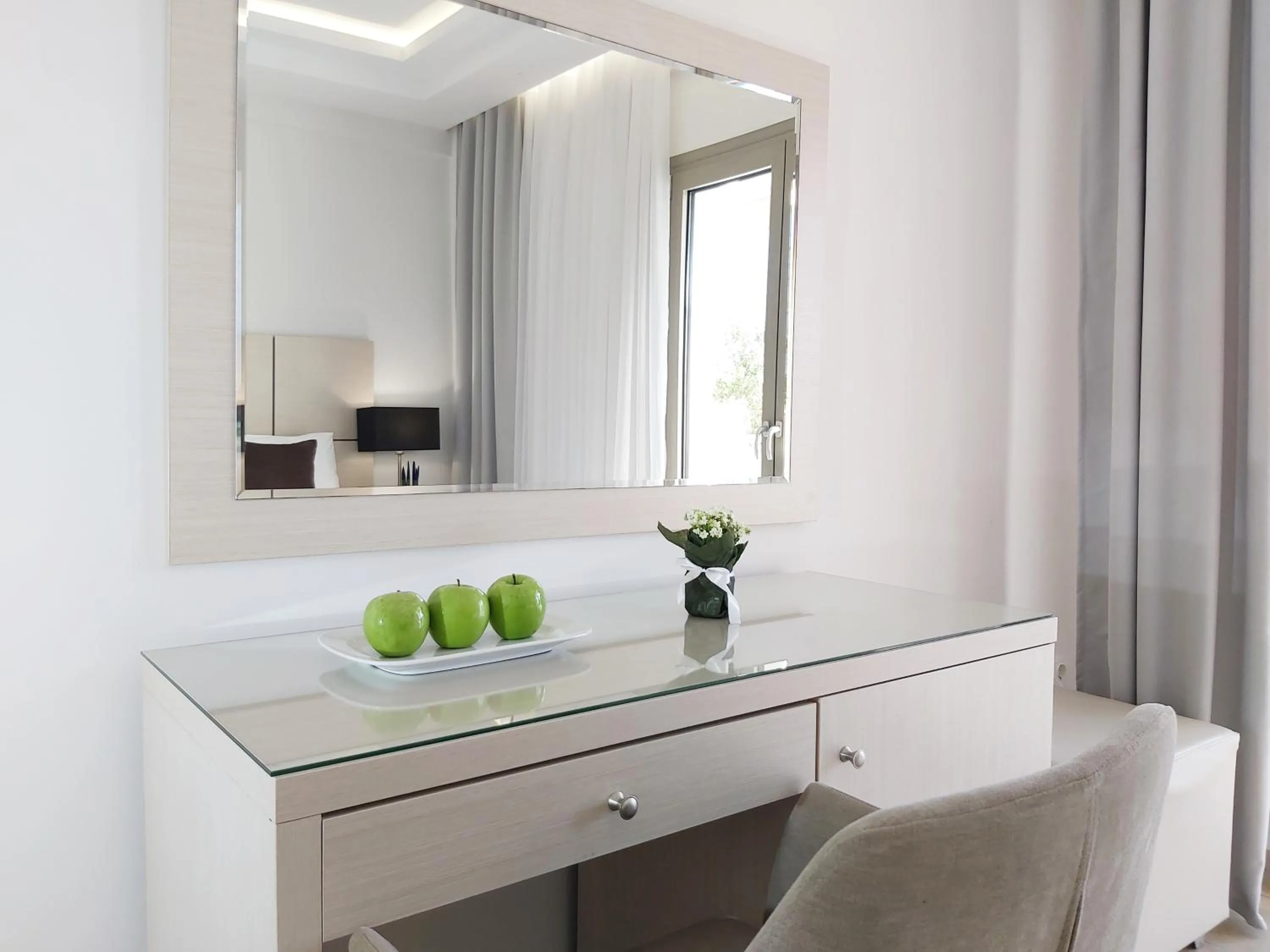 minibar in Akrogiali Exclusive Hotel (Adults Only)