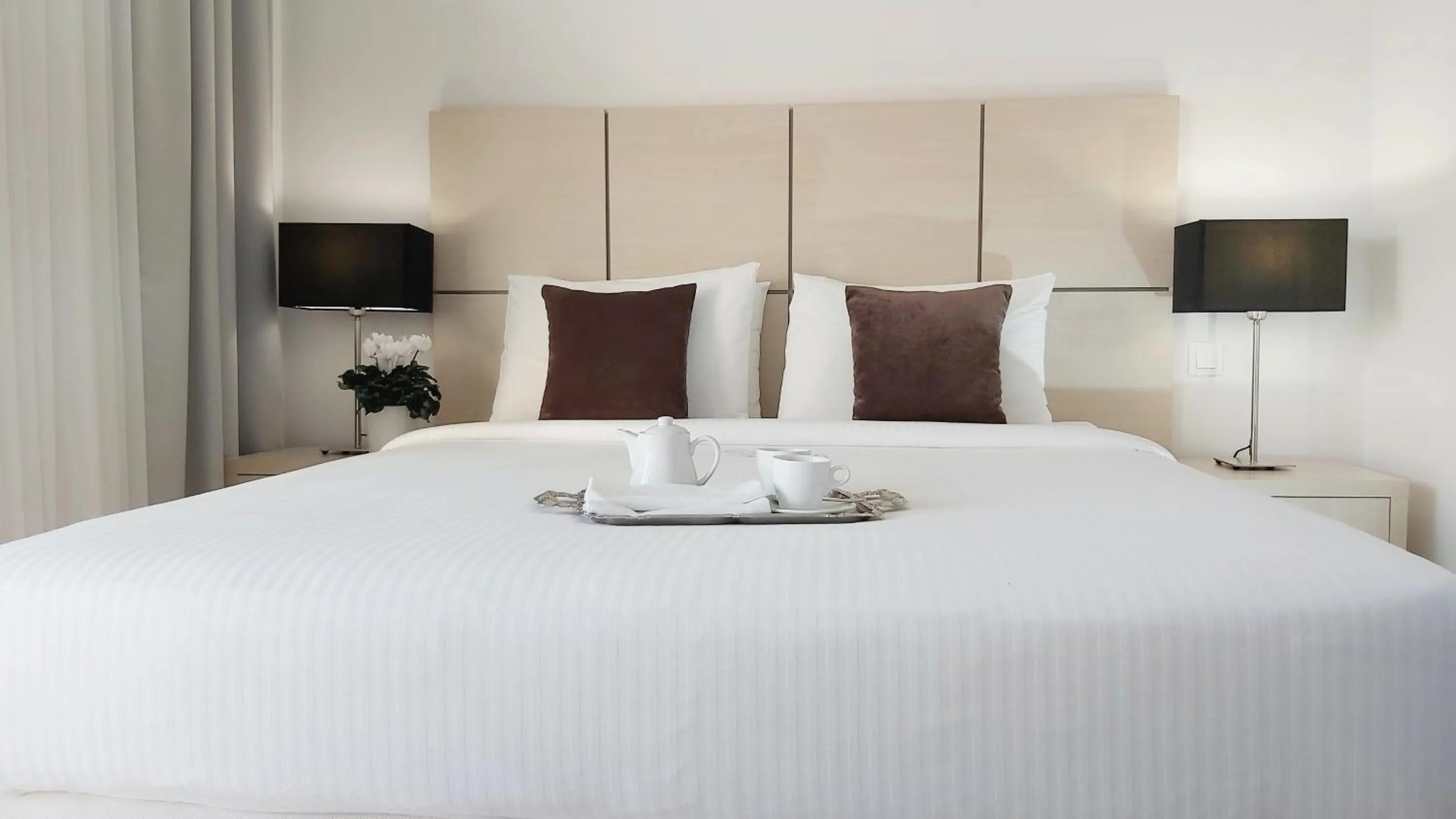 Bed in Akrogiali Exclusive Hotel (Adults Only)