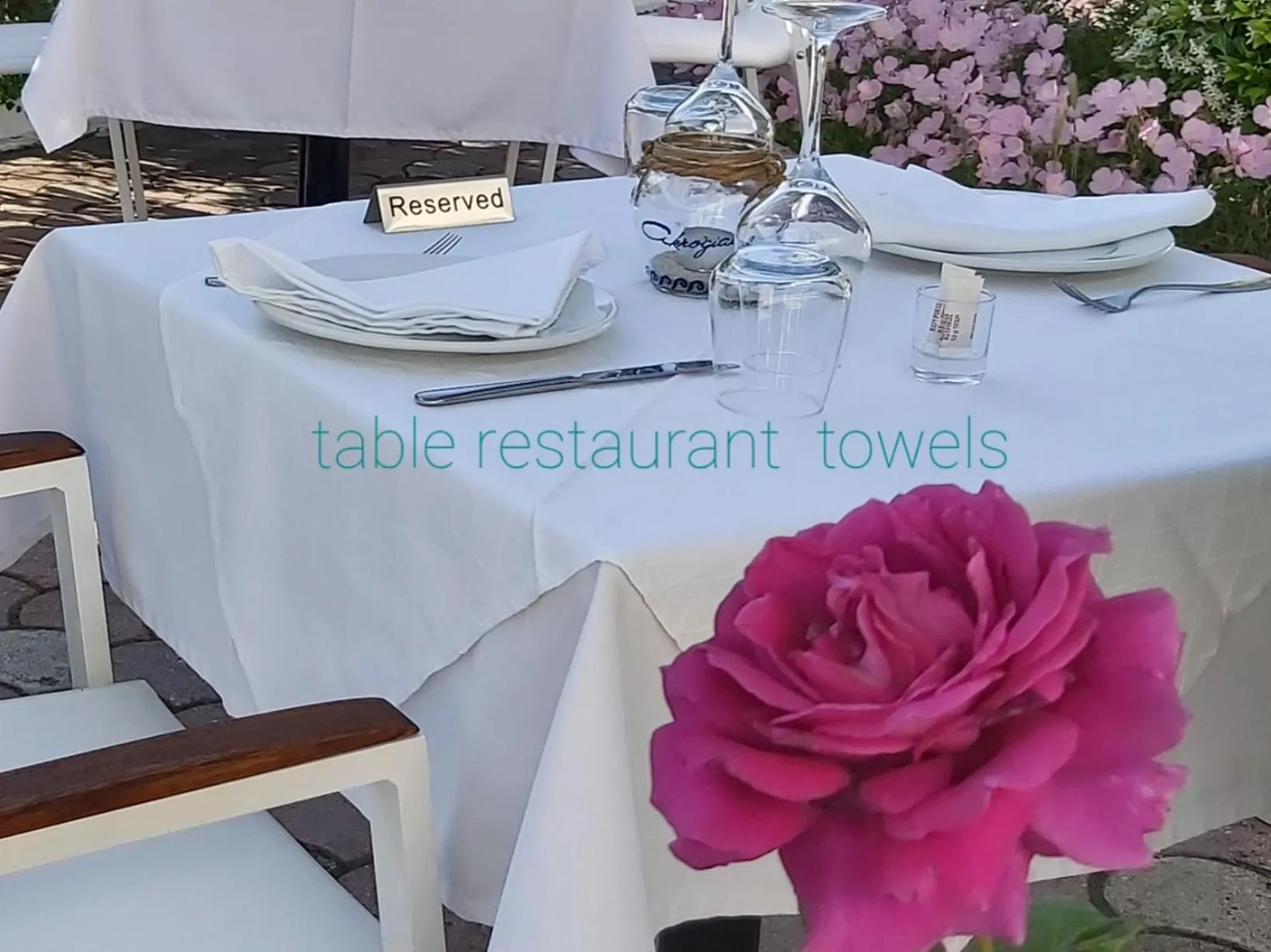 Restaurant/places to eat in Akrogiali Exclusive Hotel (Adults Only)
