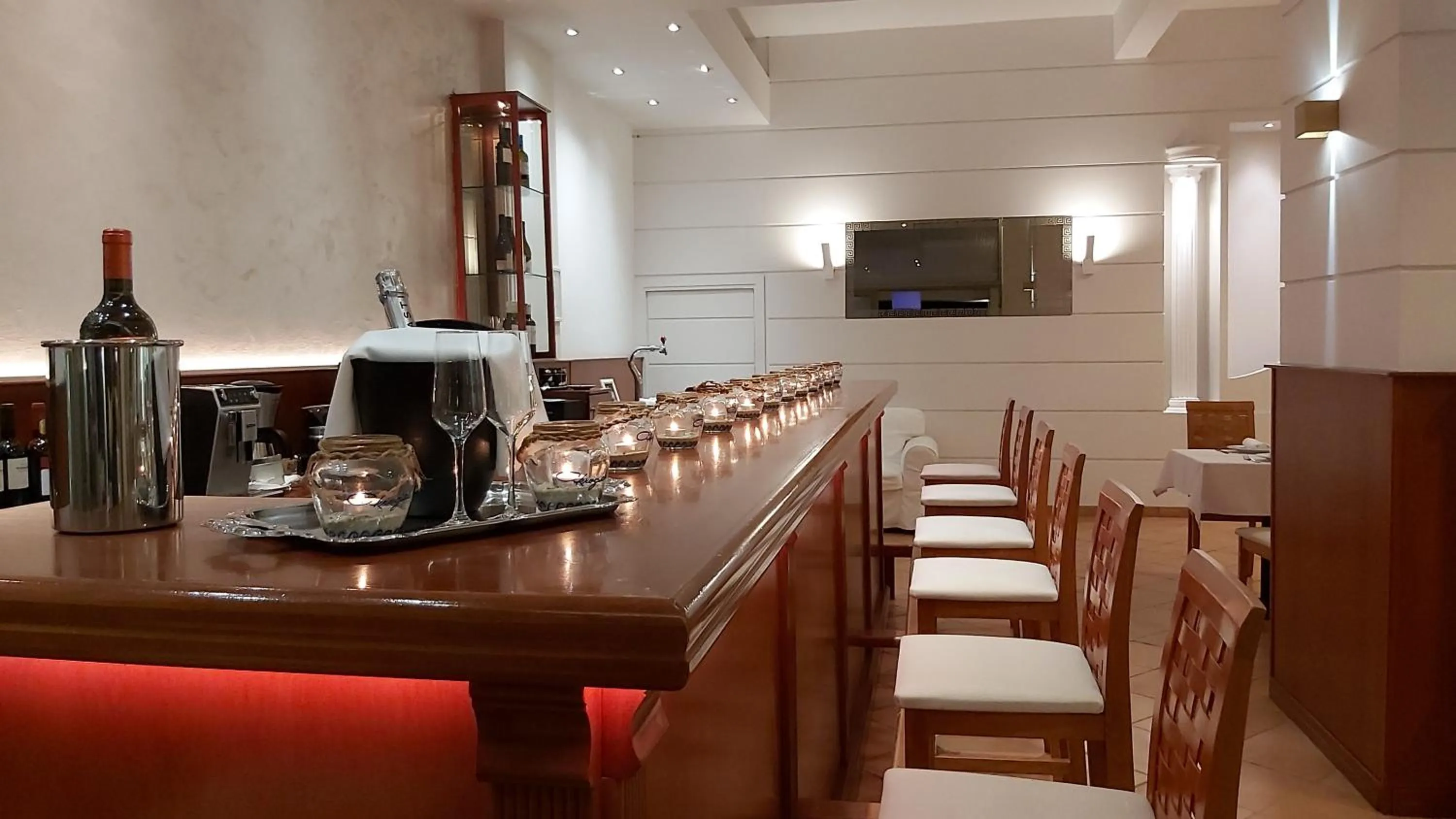 Lounge or bar in Akrogiali Exclusive Hotel (Adults Only)