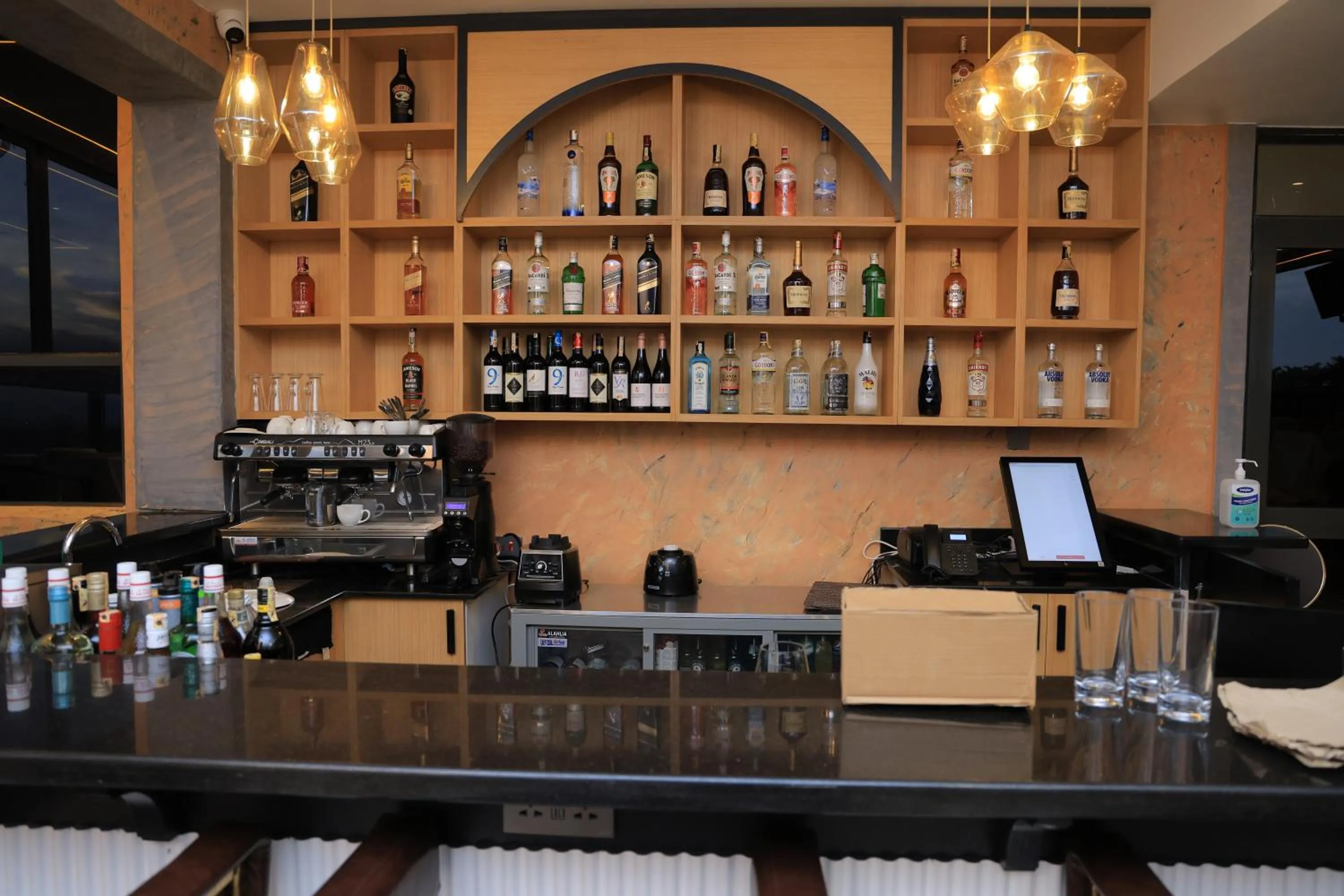 Lounge or bar in Abrish Hotel and Apartment