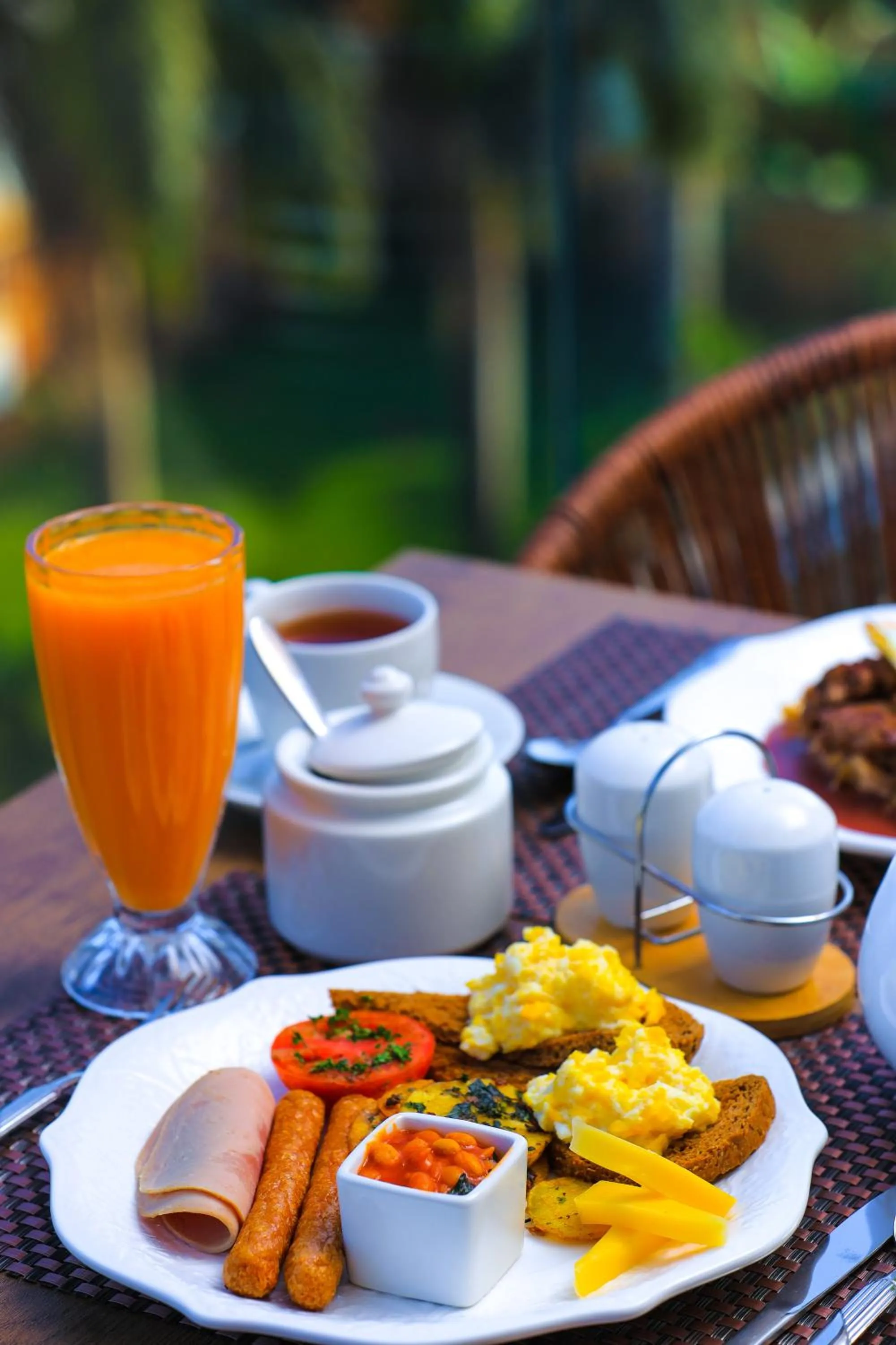 Food and drinks in Abrish Hotel and Apartment