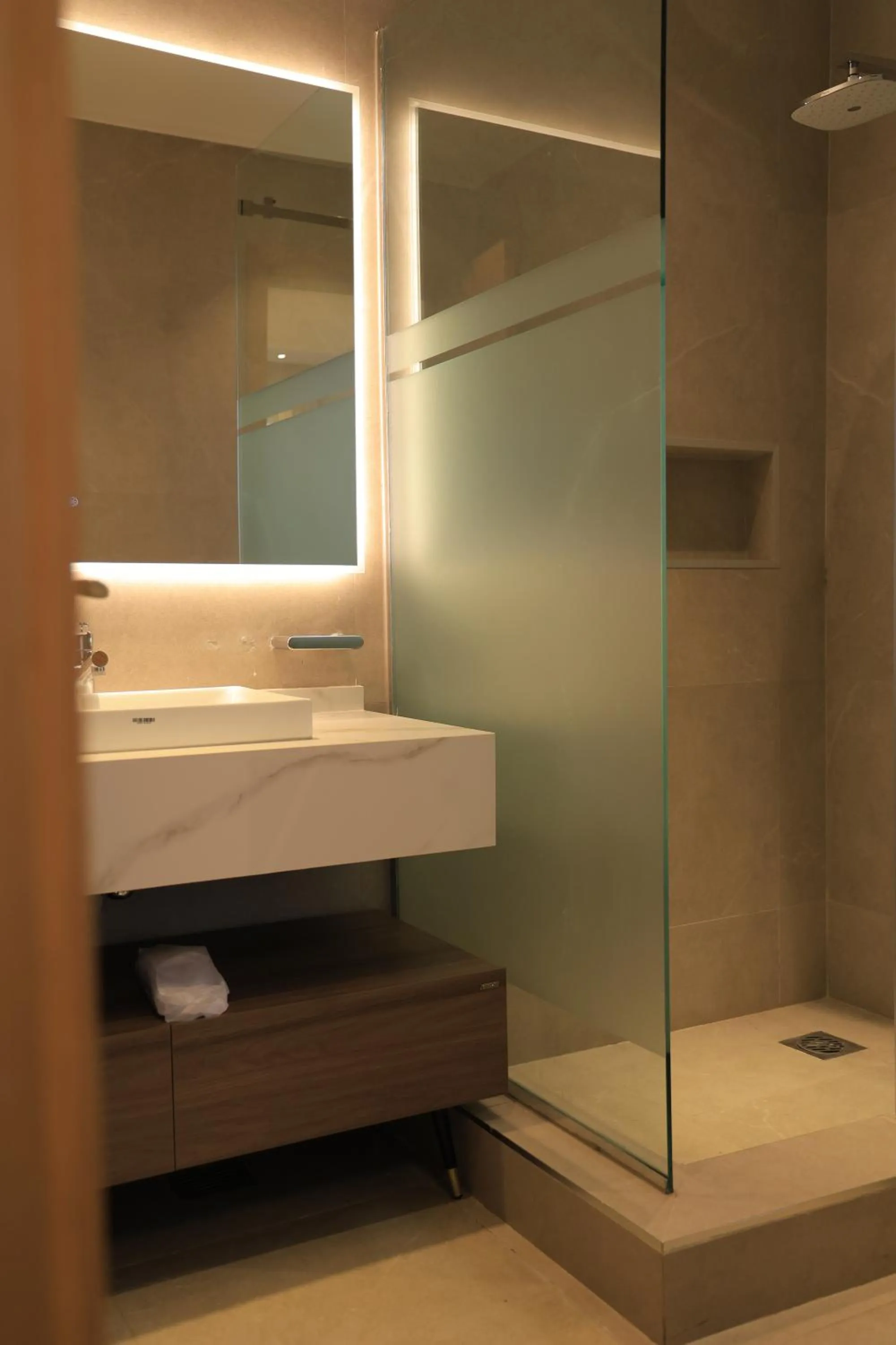 Shower in Abrish Hotel and Apartment