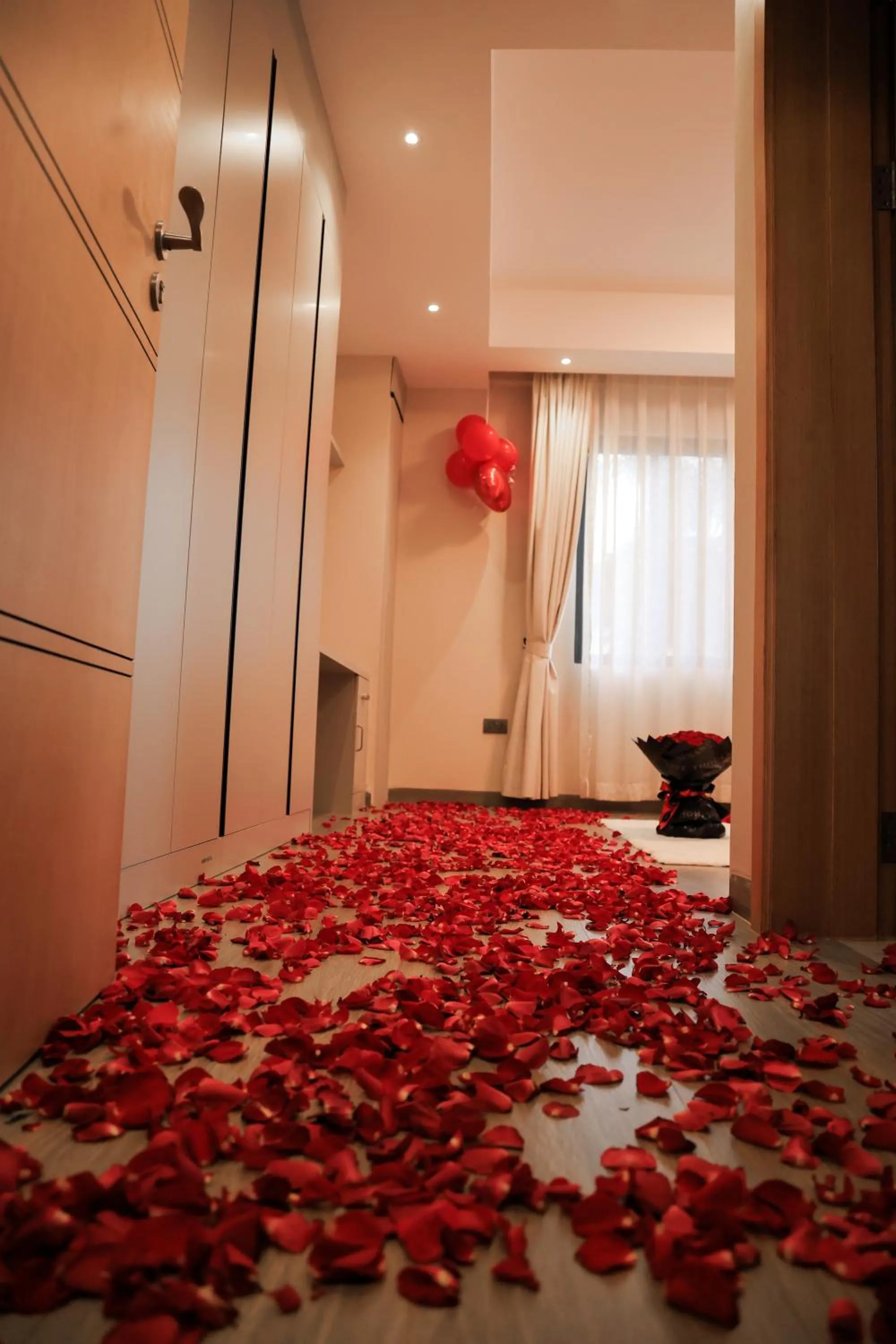 wardrobe in Abrish Hotel and Apartment