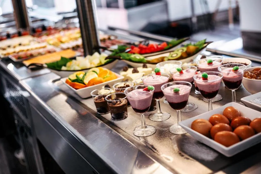 Buffet breakfast in Hotel Tarba