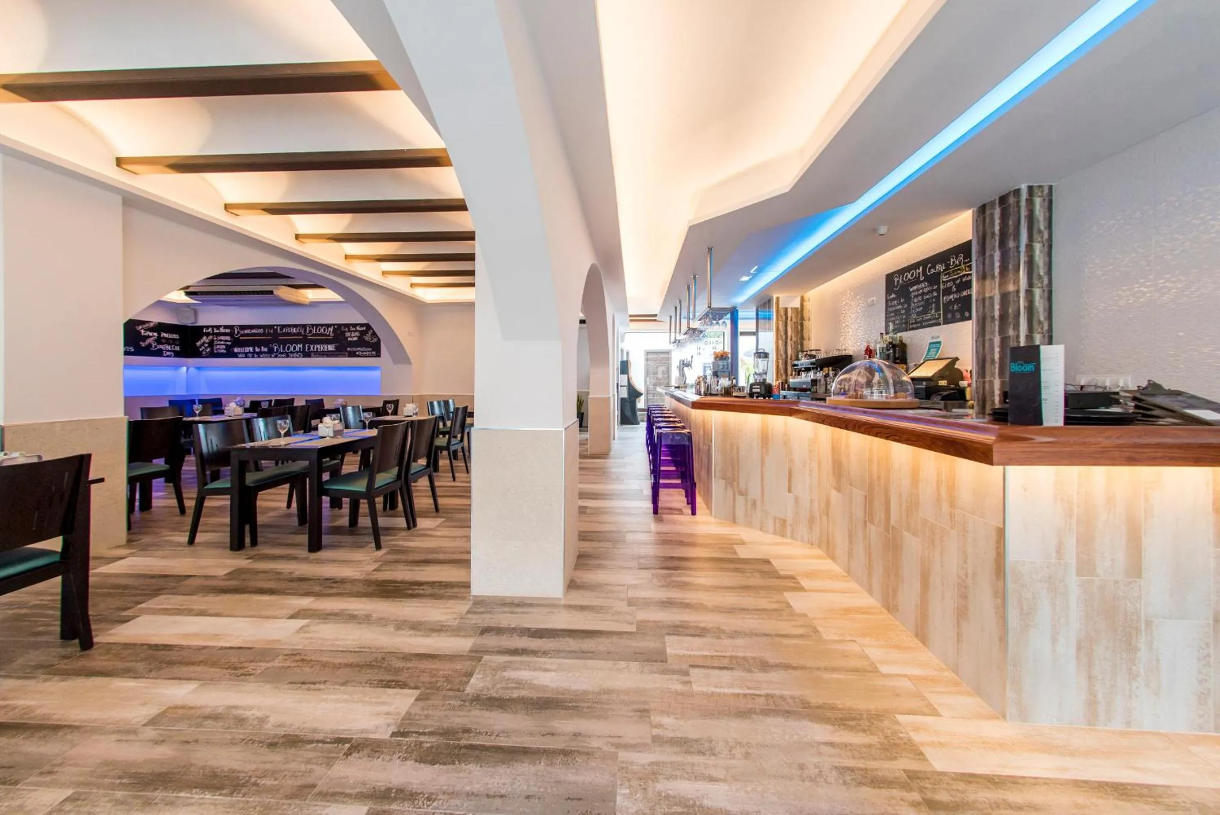 Restaurant/places to eat in Hotel Tarba
