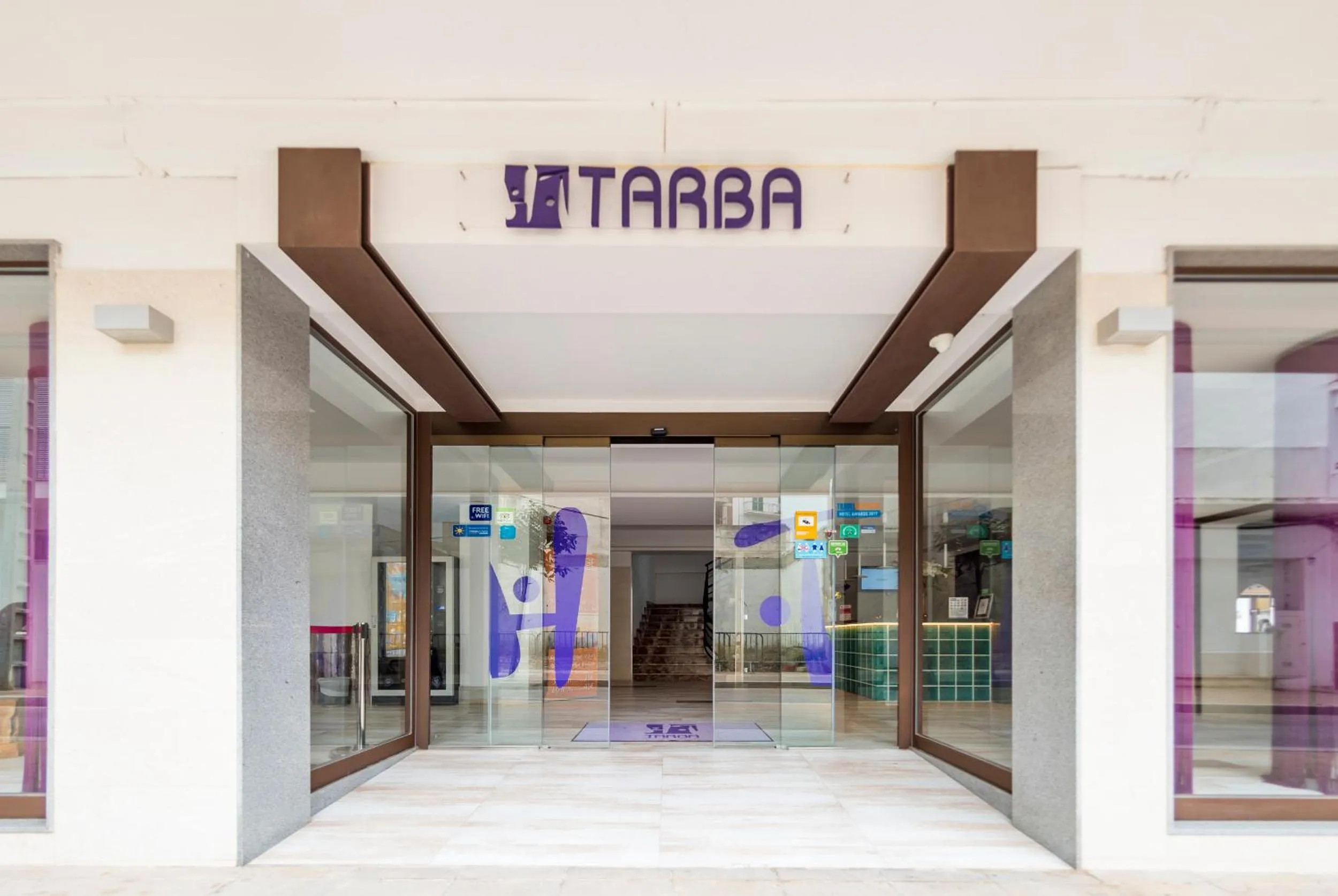 Facade/entrance in Hotel Tarba