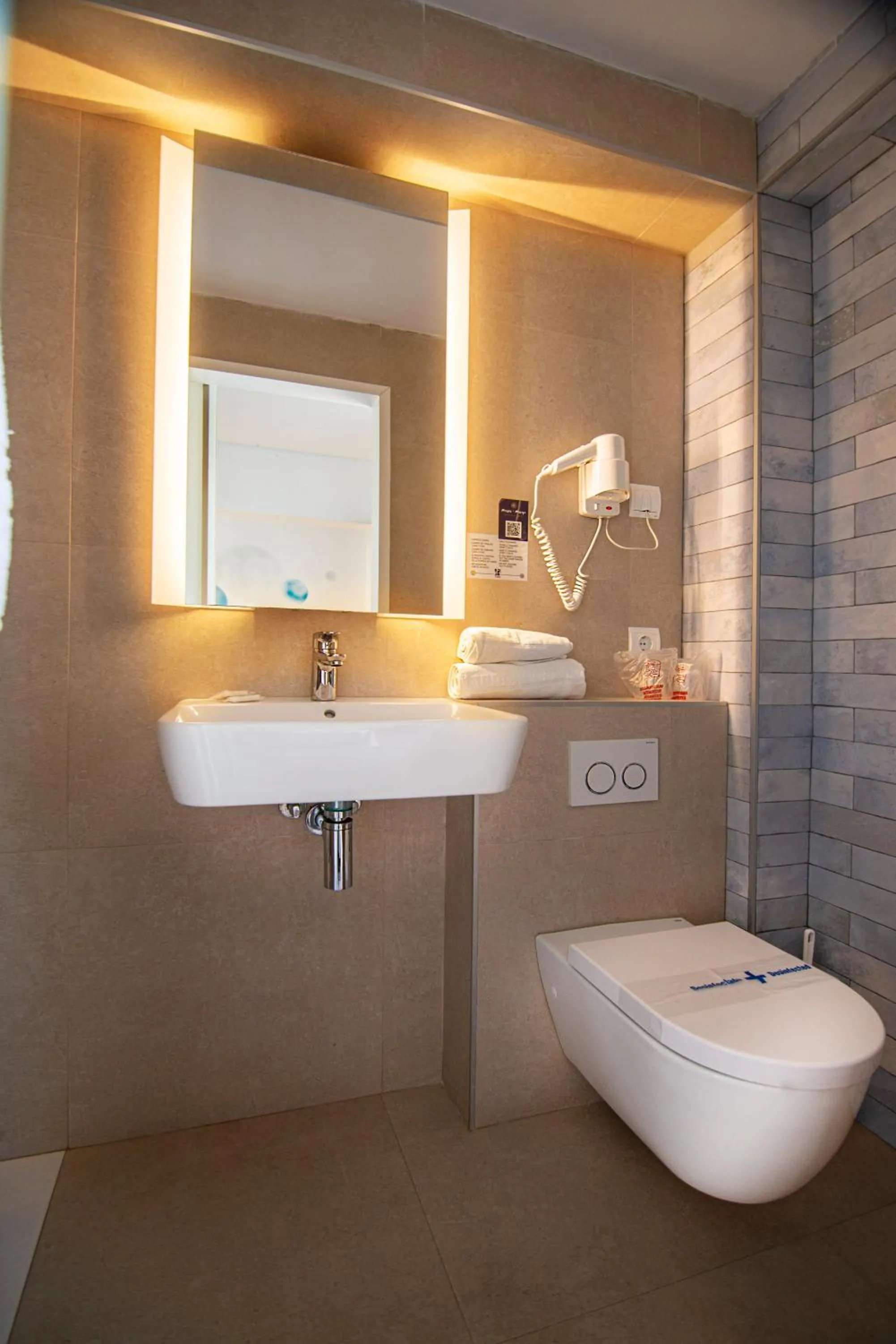 Bathroom in Hotel Tarba