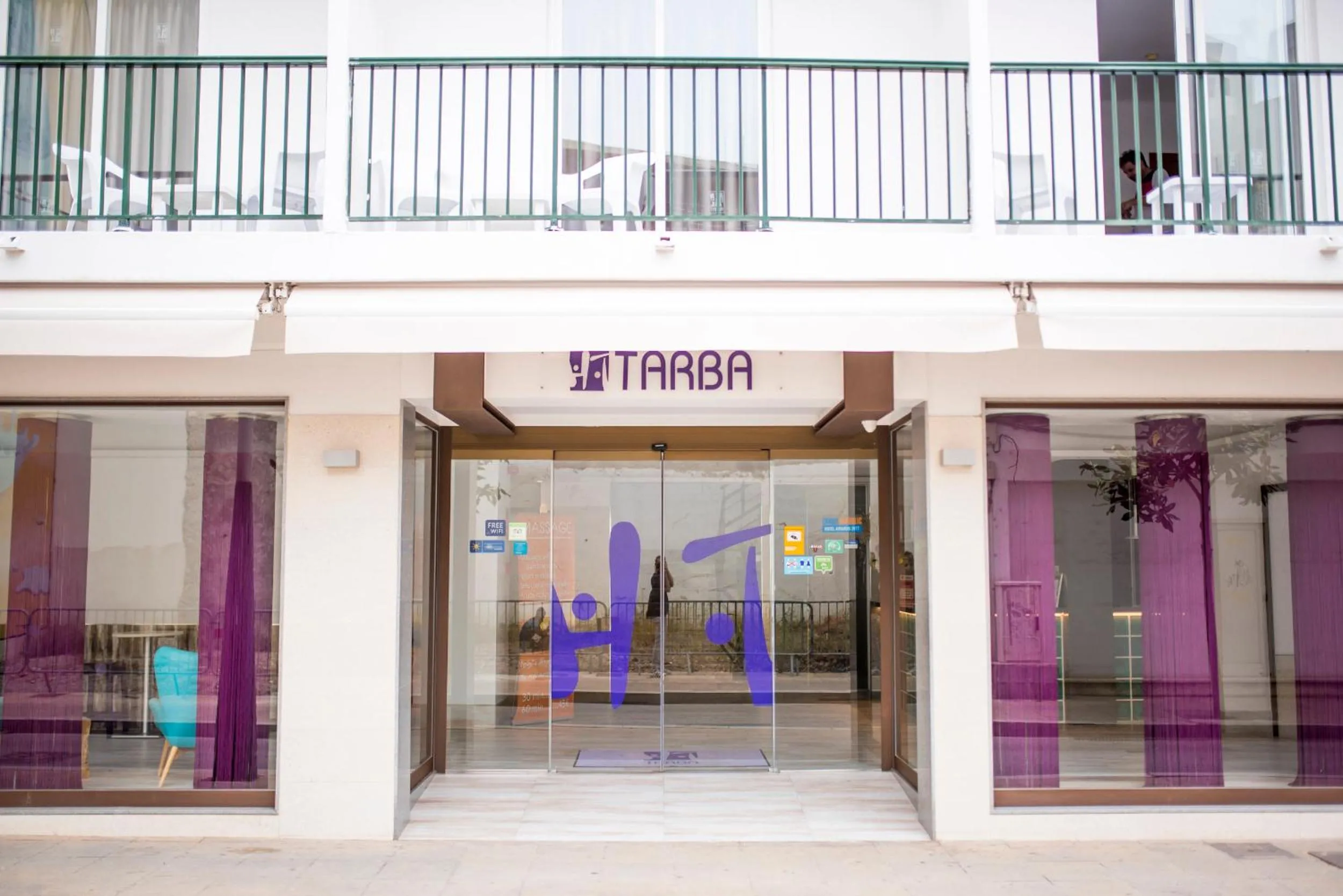 Facade/entrance in Hotel Tarba