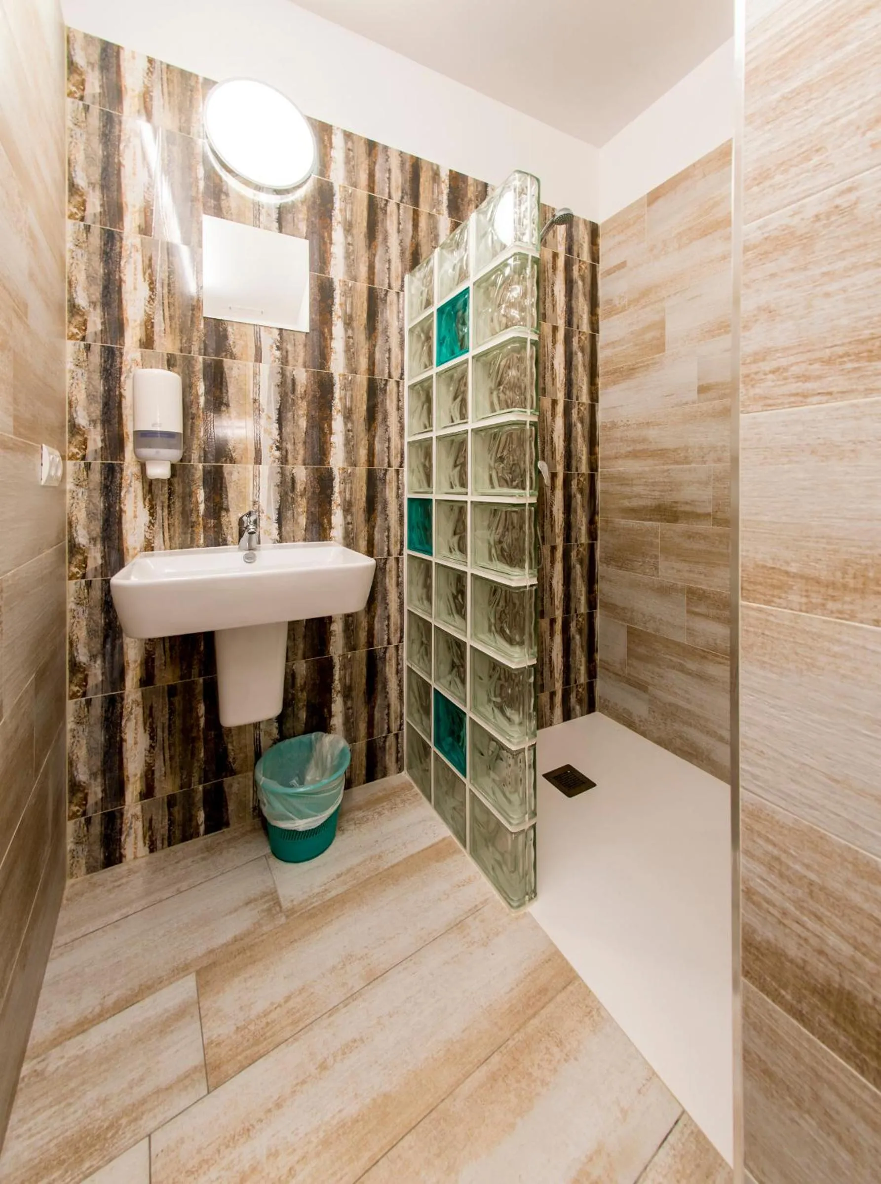 Bathroom in Hotel Tarba
