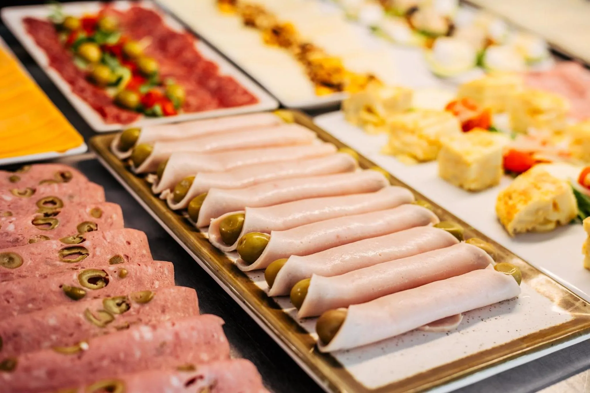 Buffet breakfast in Hotel Tarba