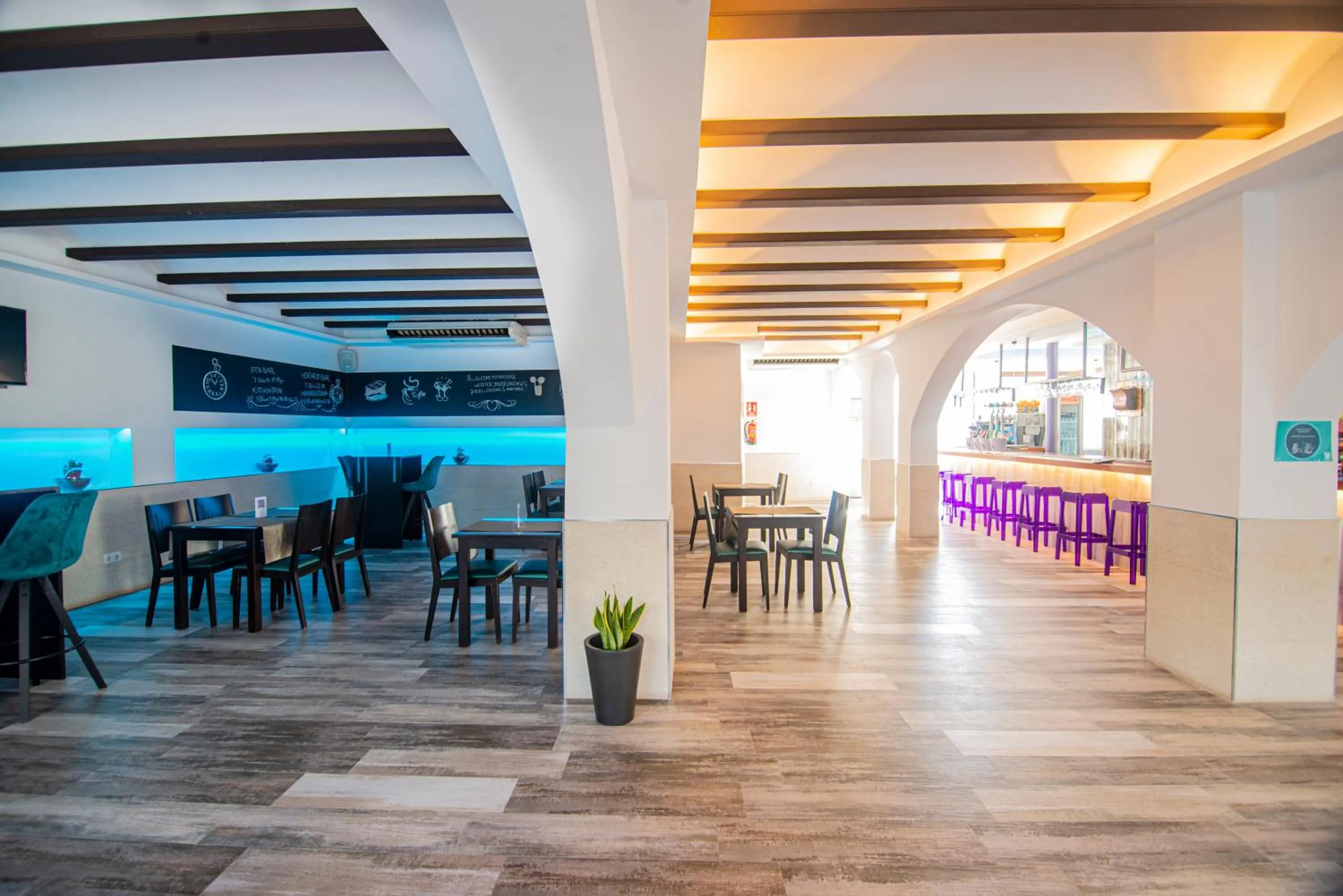 Restaurant/places to eat in Hotel Tarba