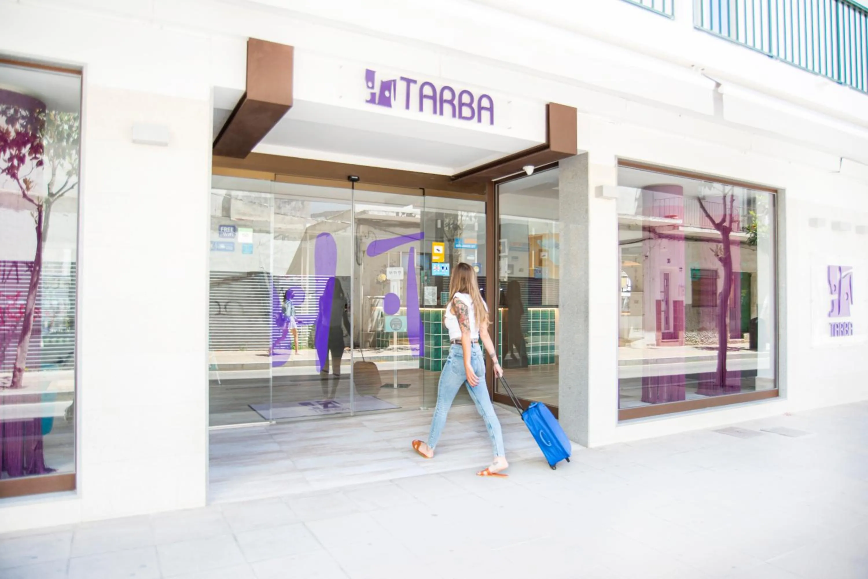 People in Hotel Tarba