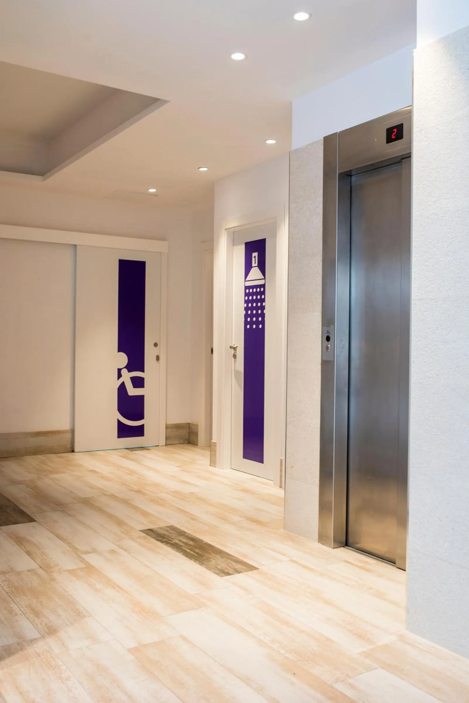 elevator in Hotel Tarba