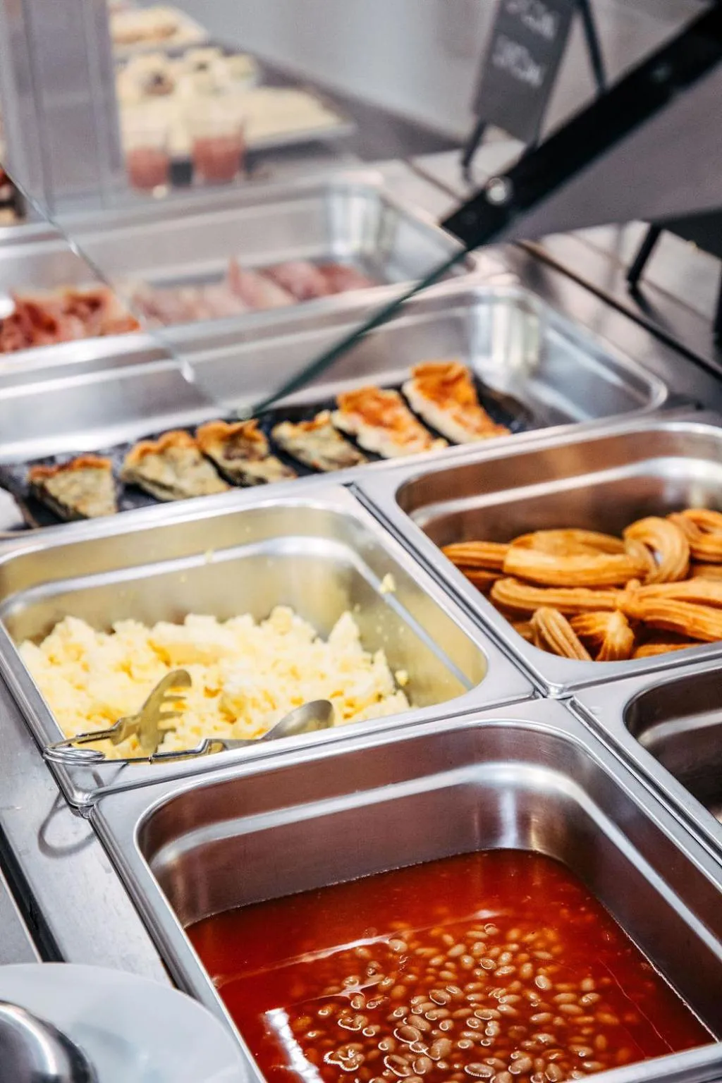 Buffet breakfast in Hotel Tarba