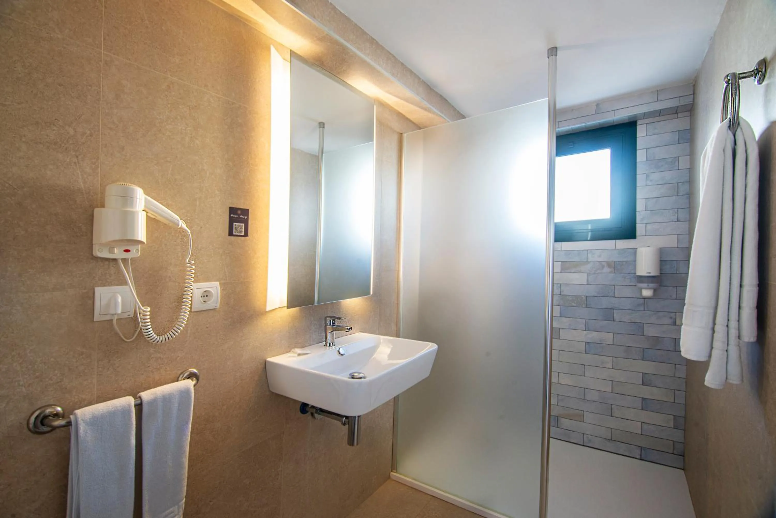 Bathroom in Hotel Tarba