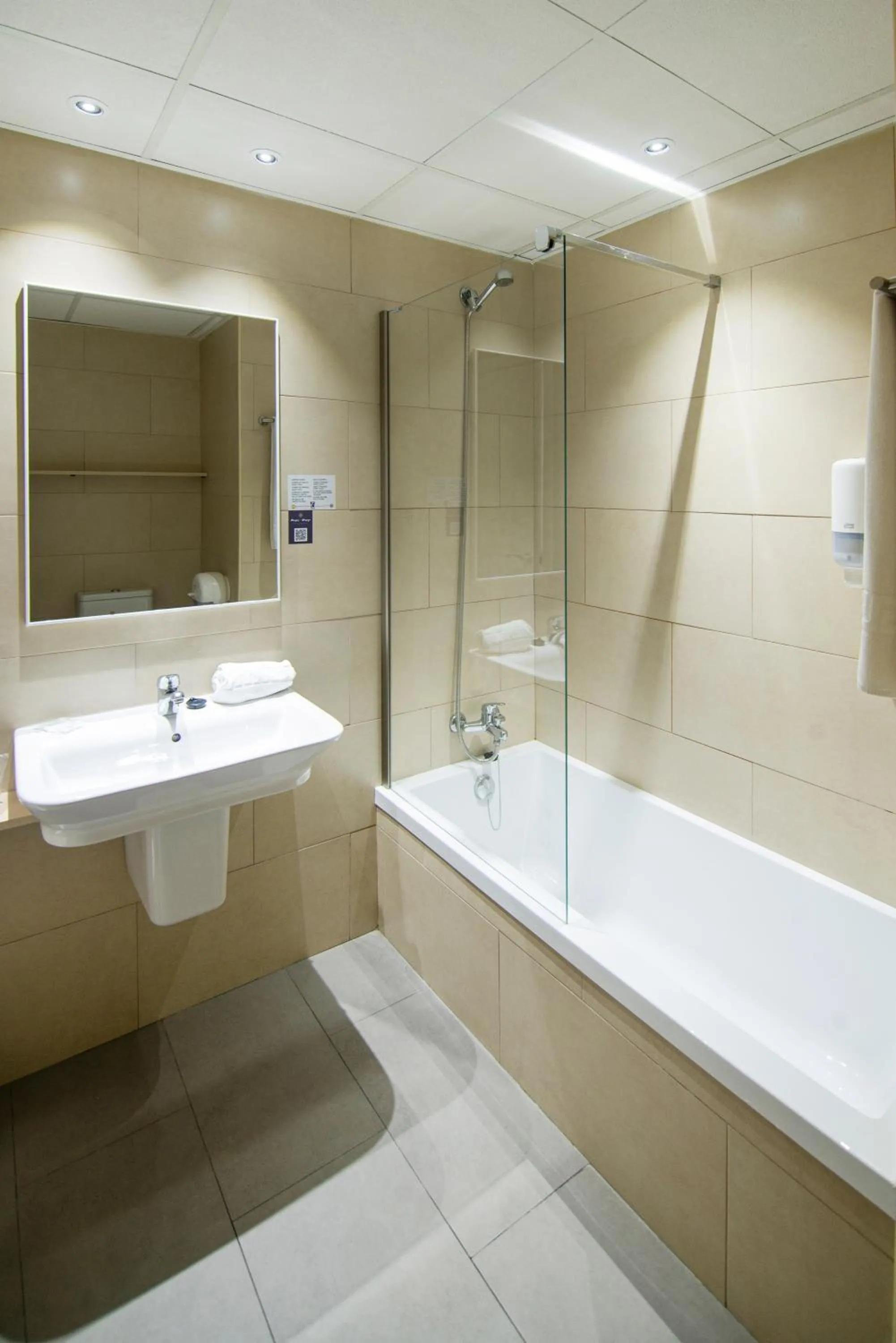 Bathroom in Hotel Tarba