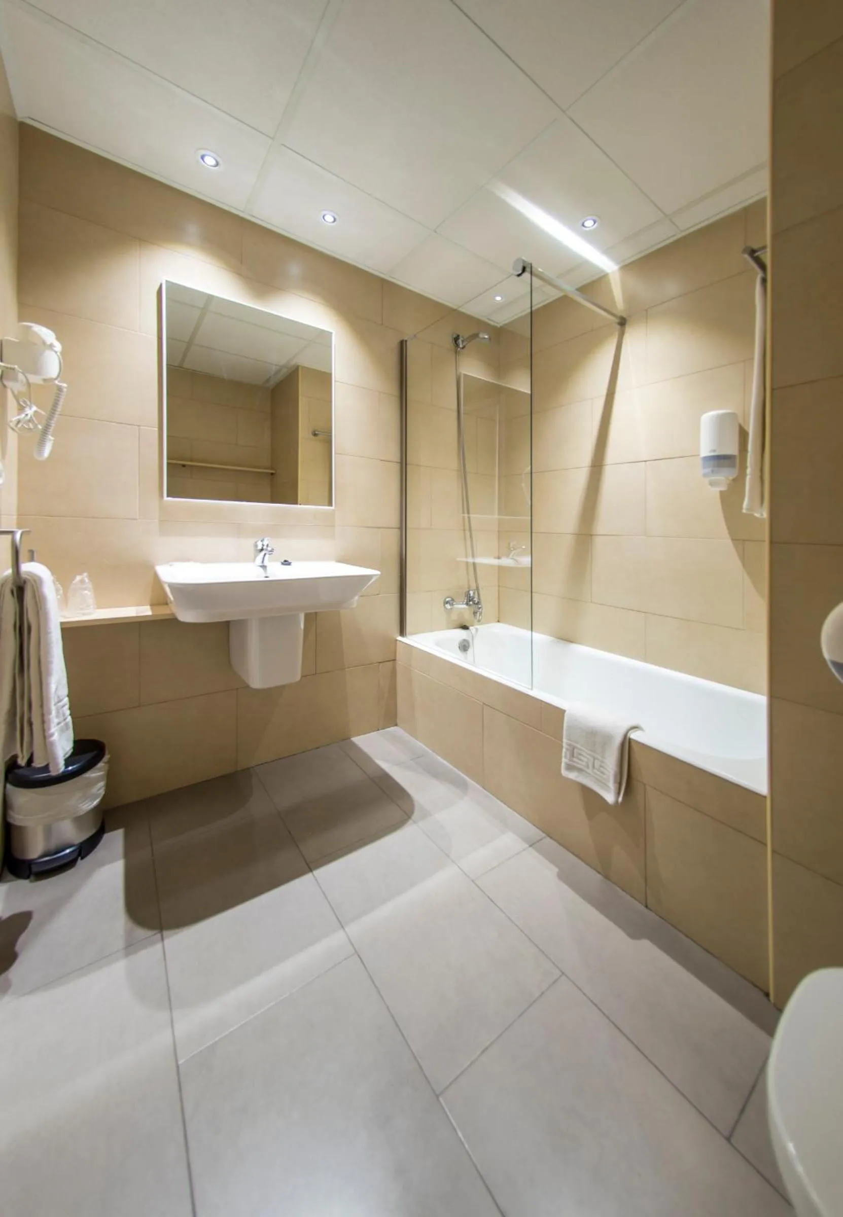 Bathroom in Hotel Tarba